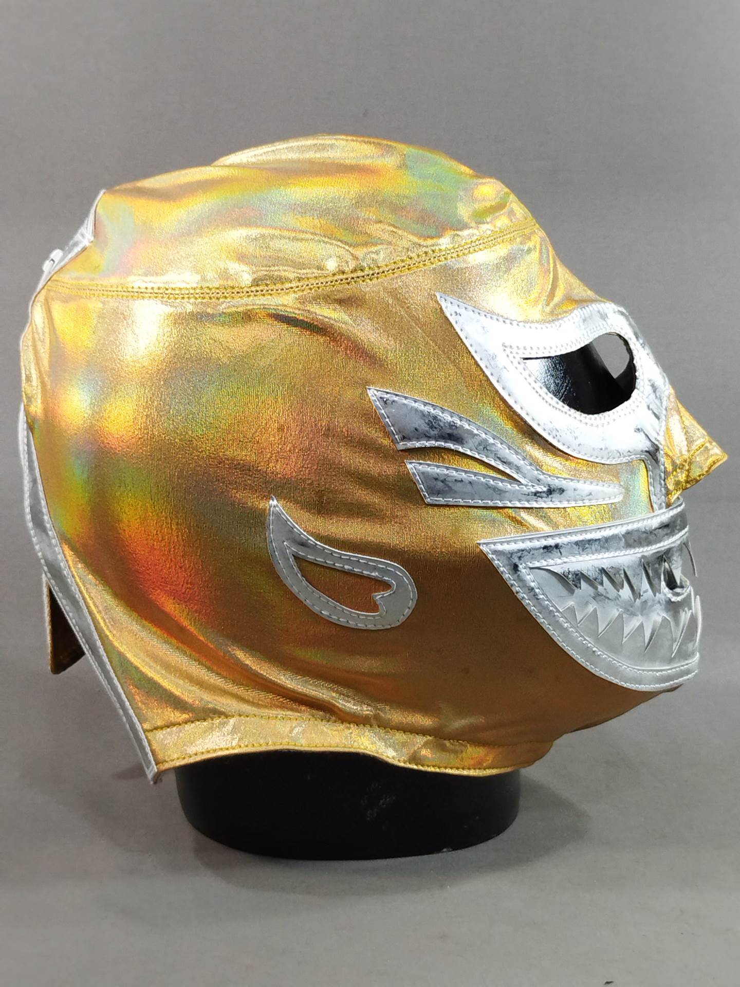 Mil Mascaras