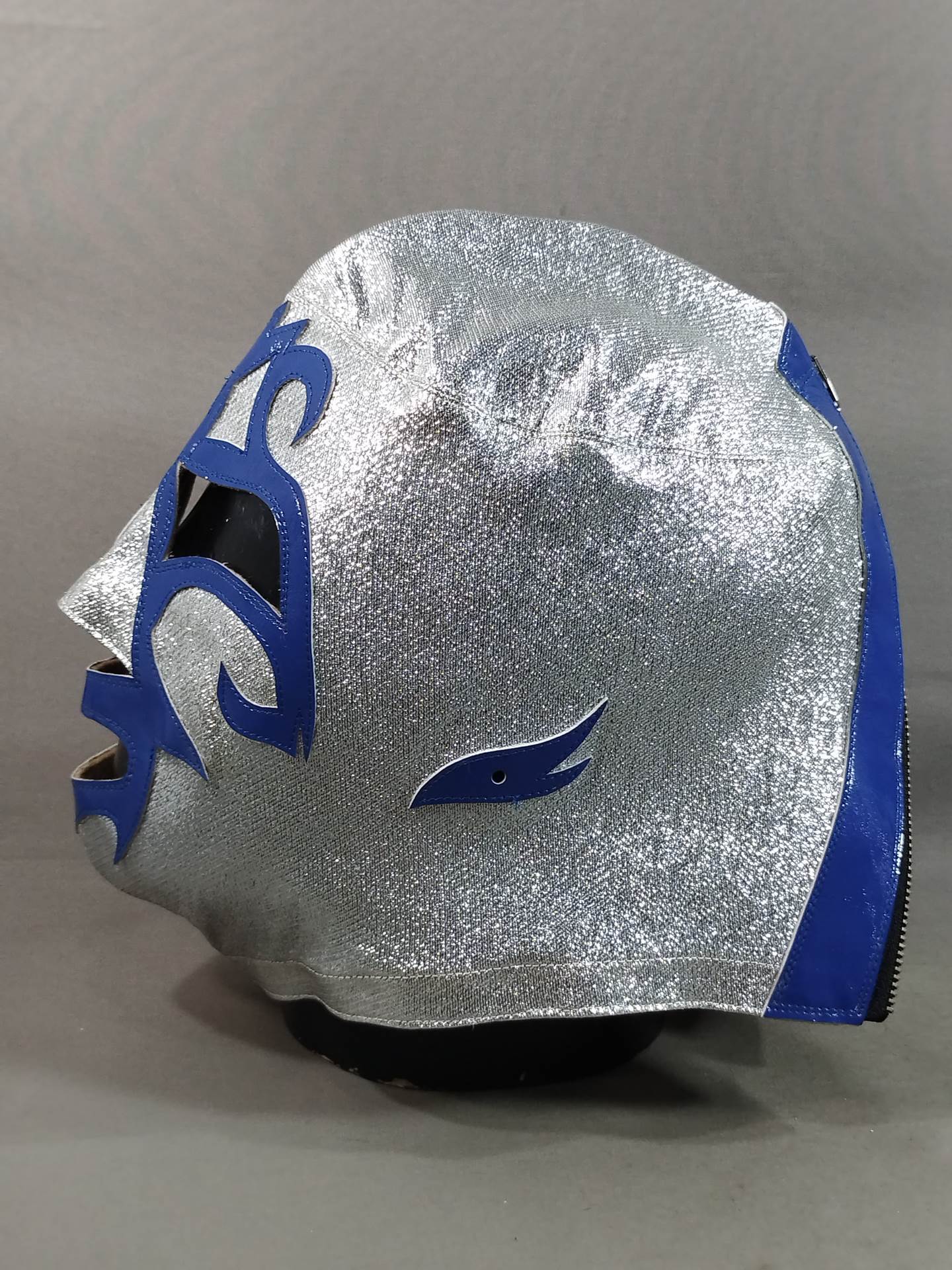 Mil Mascaras