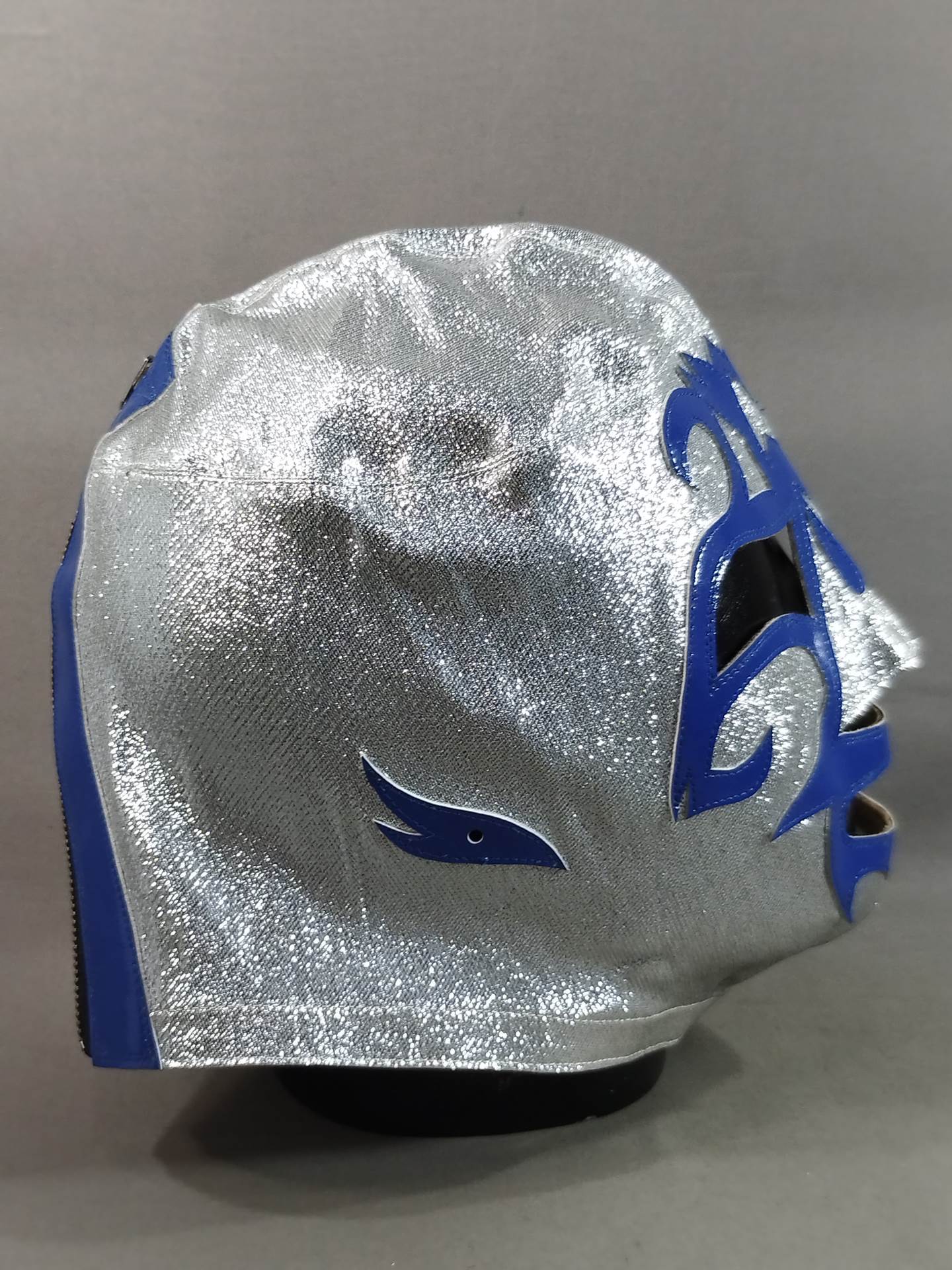 Mil Mascaras