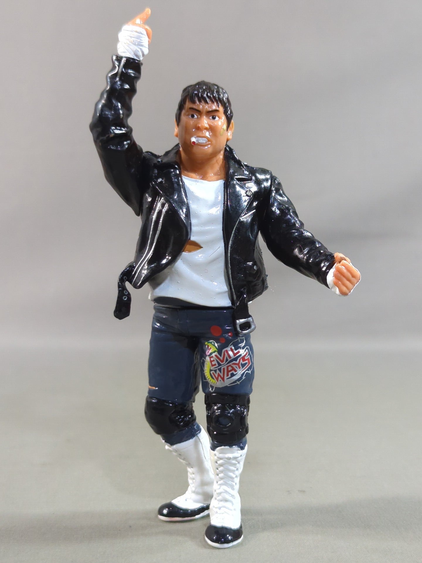 Atsushi Onita (white shirt, leather jacket)