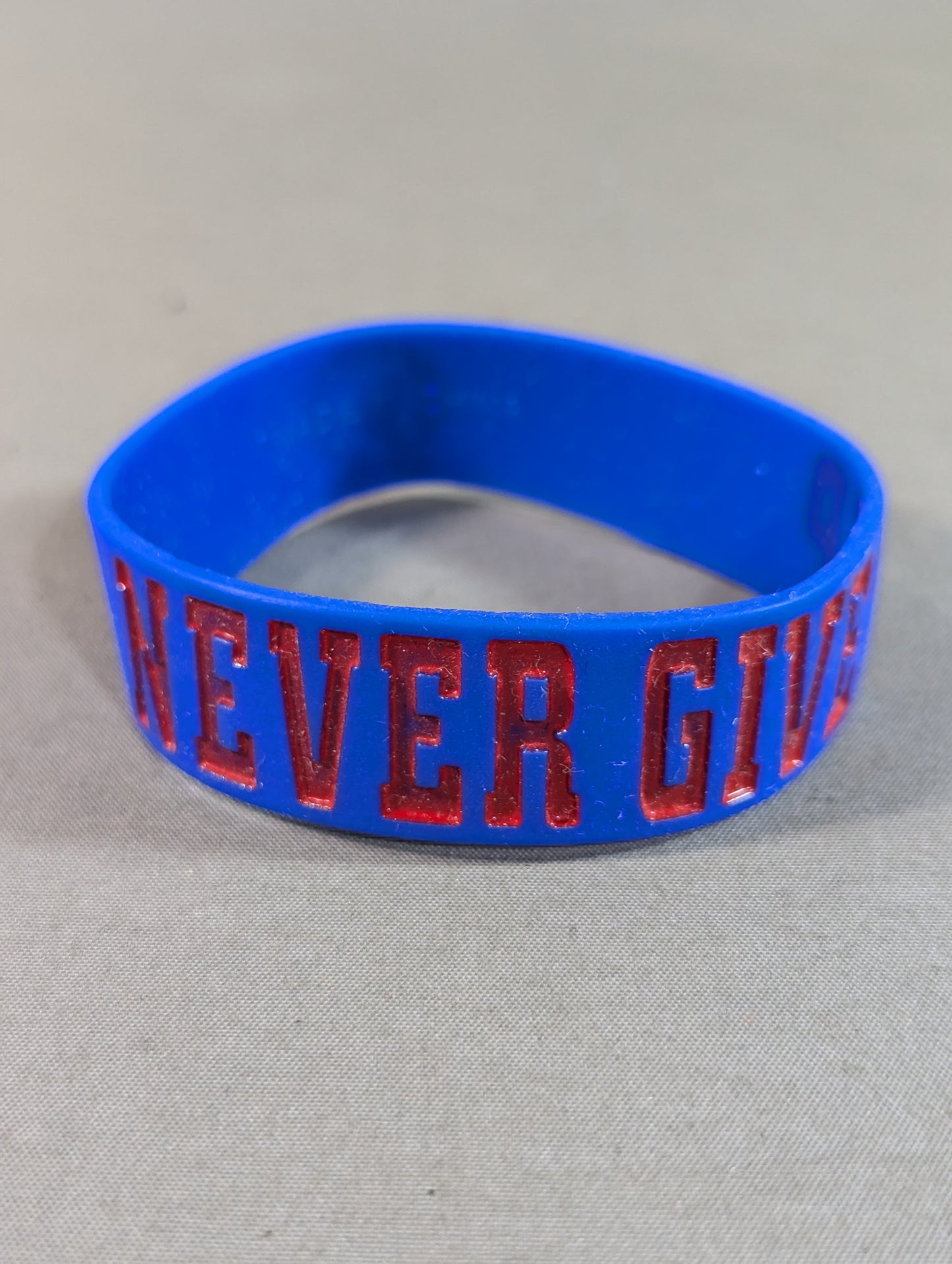 ジョン・シナ「NEVER GIVE UP」ラバーバンド