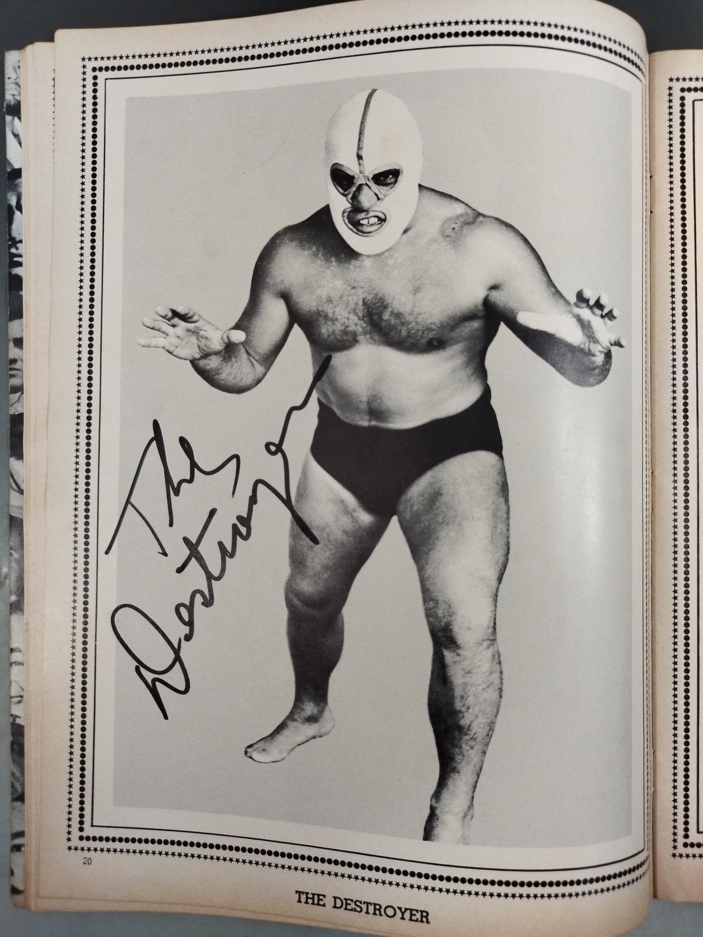 【3選手直筆サイン入り】Wrestling REVUE ALBUM OVER 100 OF YOUR FAVORITES