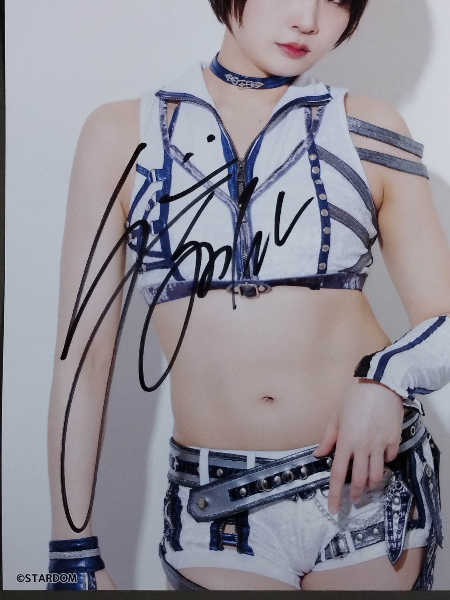安納サオリ 直筆サイン入り スターダムポートレート(B-8)