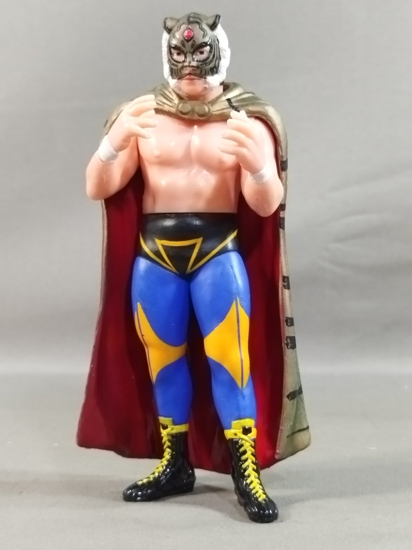 The first Tiger Mask (Legendary Type Cloak)