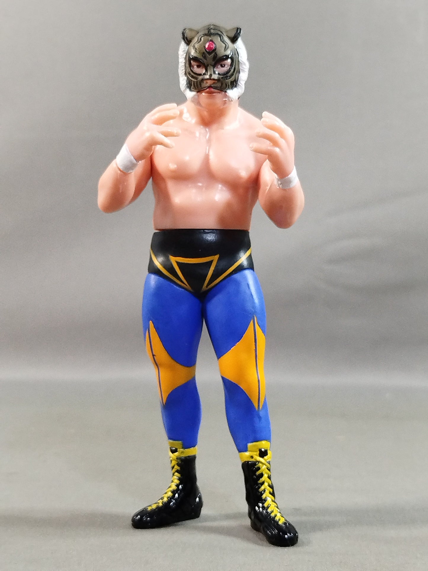 The first Tiger Mask (Legendary Type Cloak)