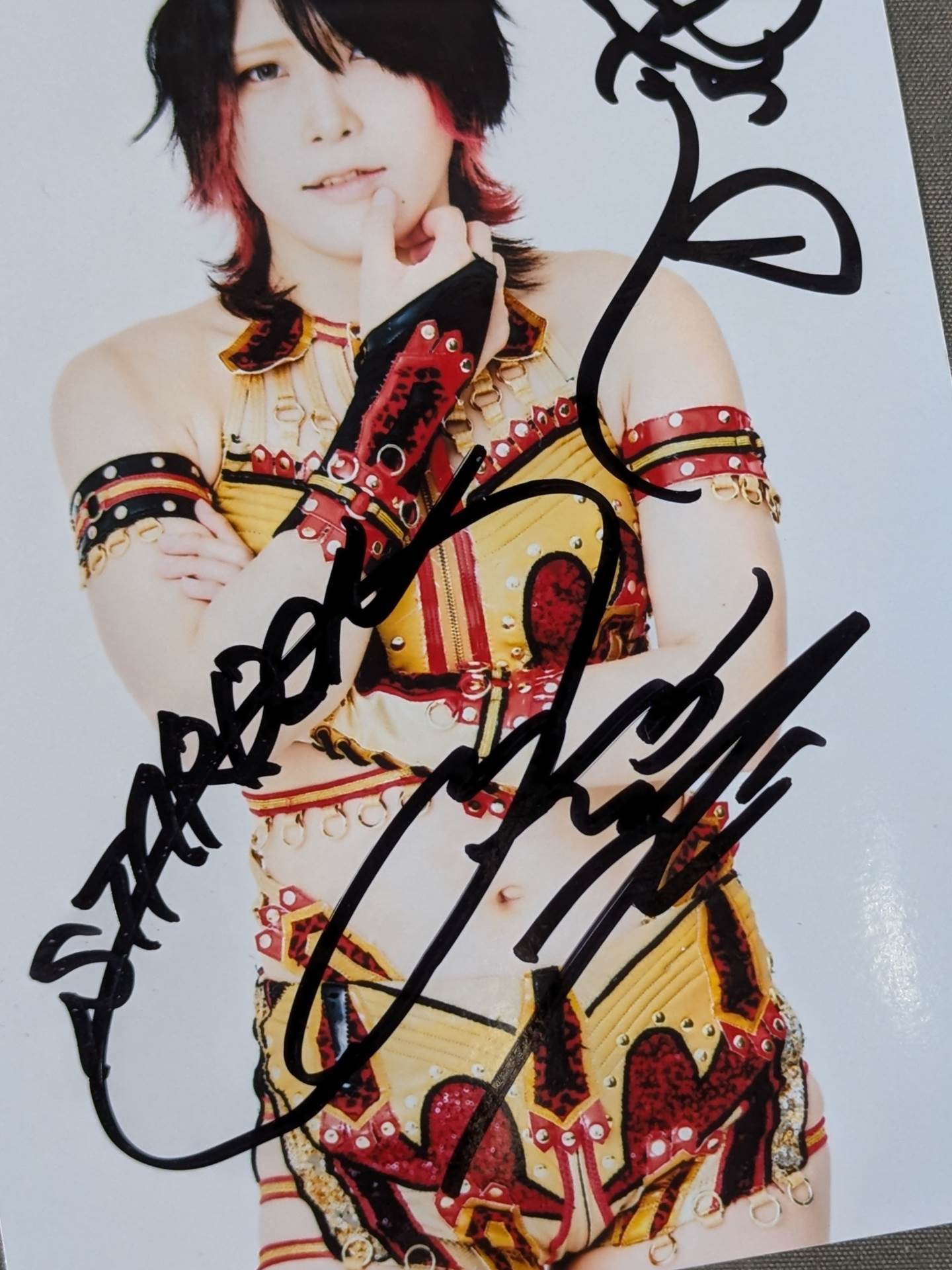 Utami Hayashishita hand signed autograph photo (A-2)