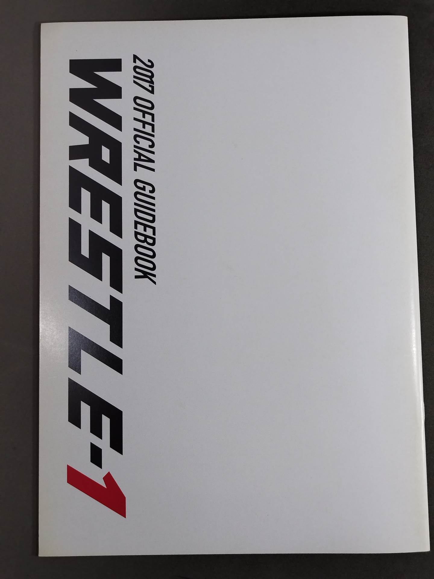 【大和ヒロシ 直筆サイン入り】WRESTLE-1 OFFICIAL GUIDE BOOK 2017 NO.4