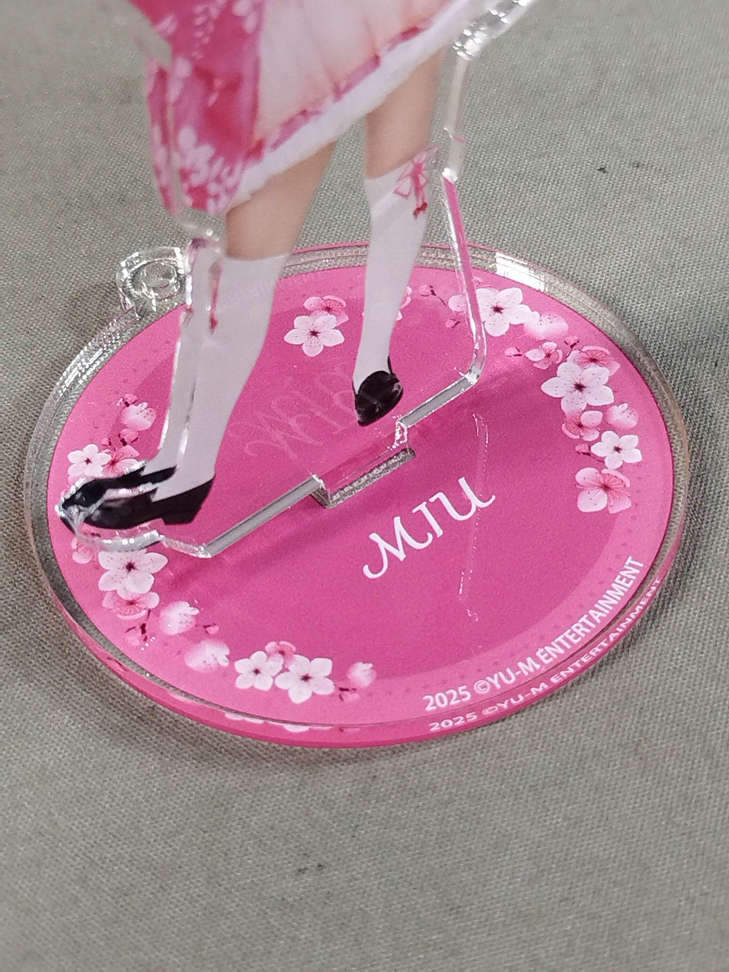 Miu Watanabe "2025 Spring Costume" Acrylic Stand Keychain (1)
