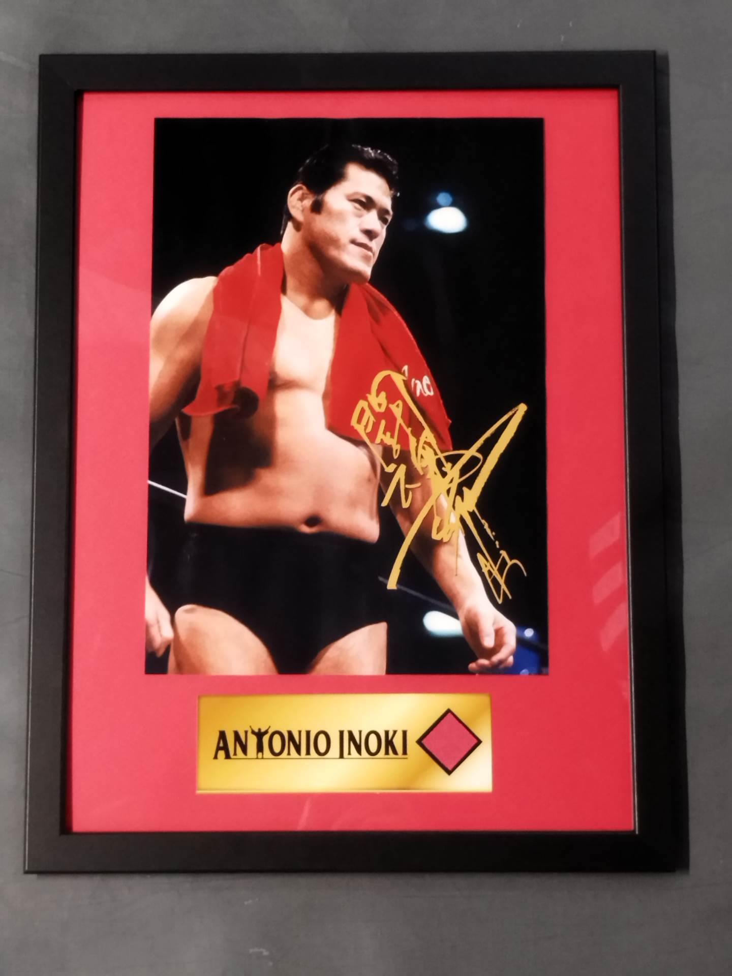 Antonio Inoki A piece of muffler towel enclosed Memorial panel (red)