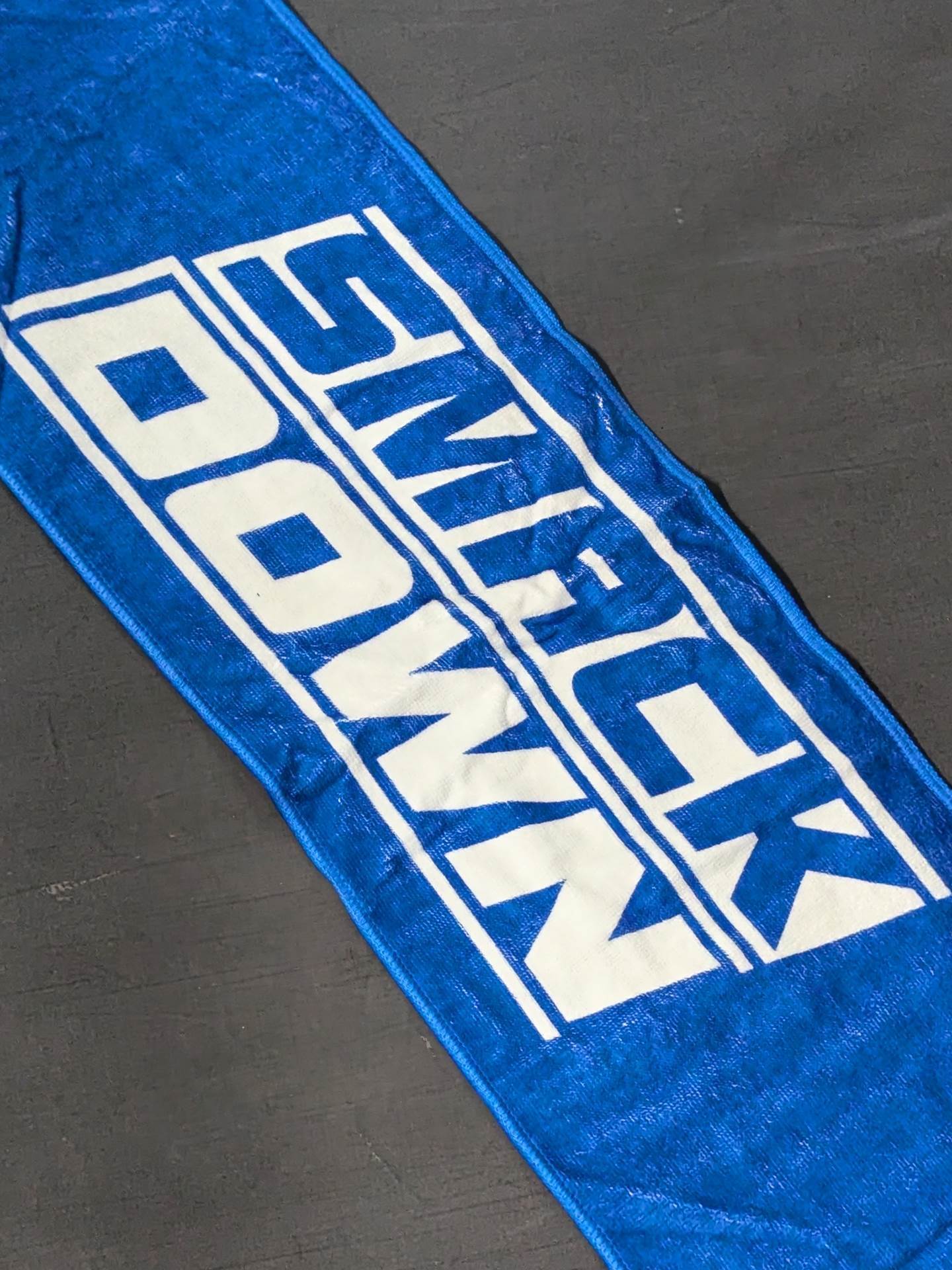WWE「SMACKDOWN WORLD TOUR」マフラータオル