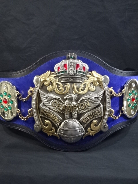 インターナショナル・ヘビー級王座チャンピオンベルト