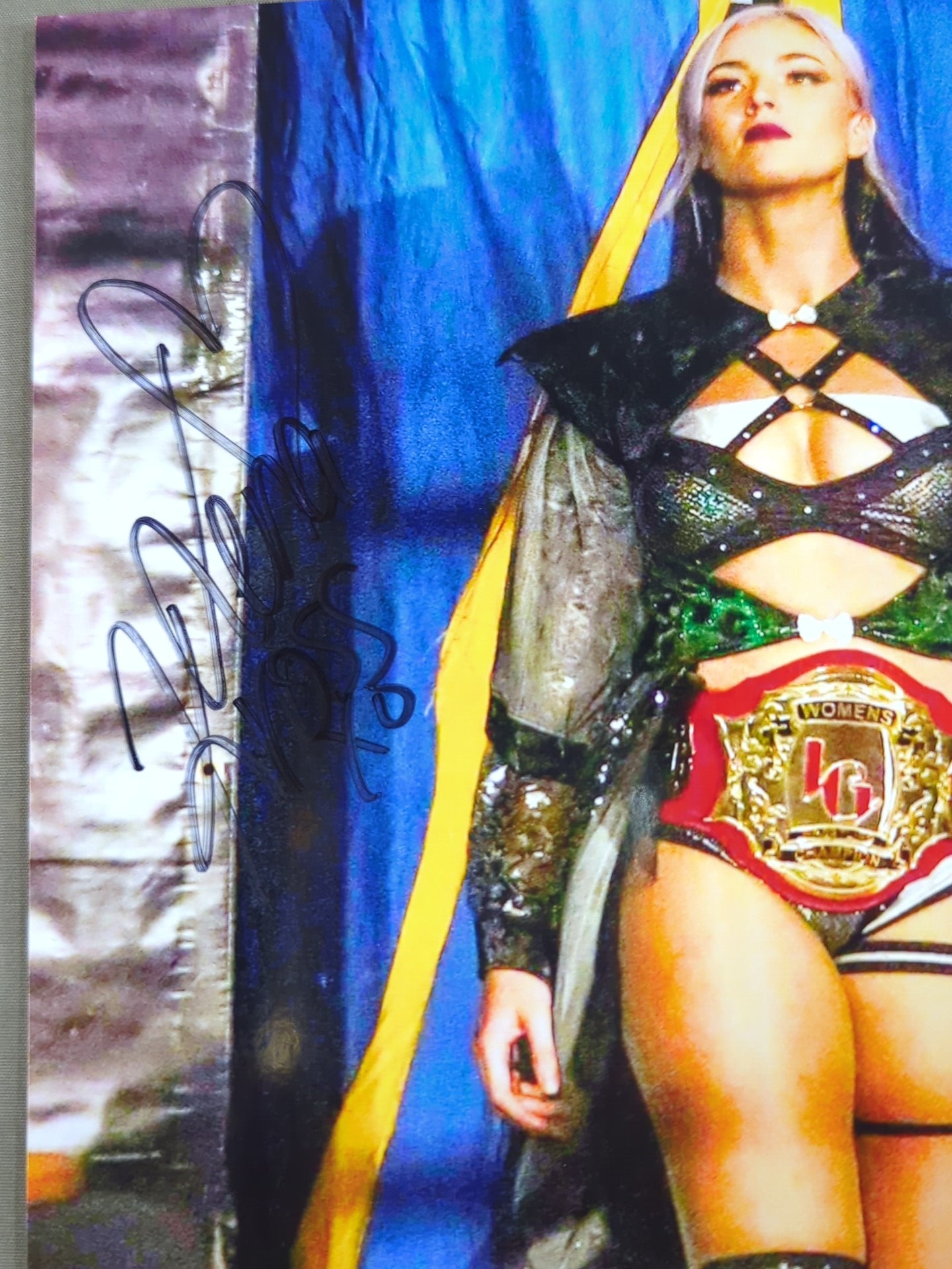 Lena Cross hand signed autograph  Pro-Photo (A-2)