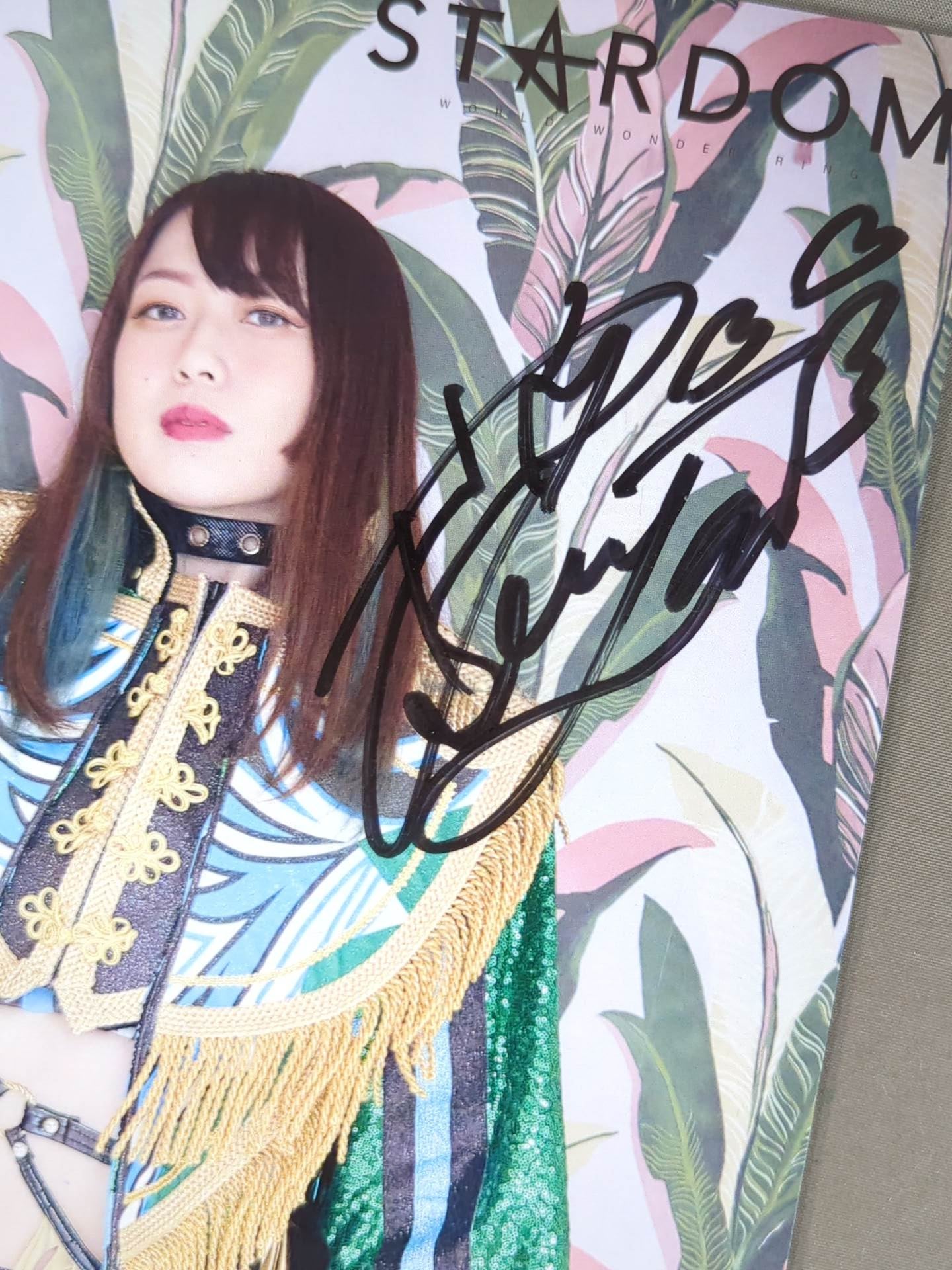 Saya Kamitani  hand signed autograph  Starda Pro-Photo  (U-8)