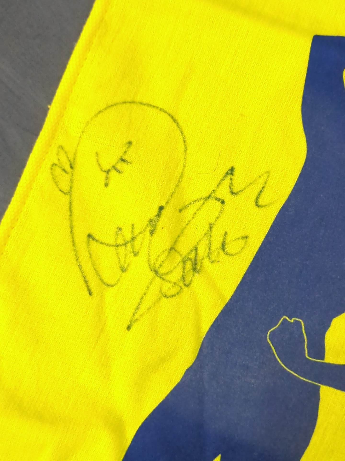 【hand signed autograph】 Reika Saiki " GENKI YALUKI SAIKI" Muffler Towel