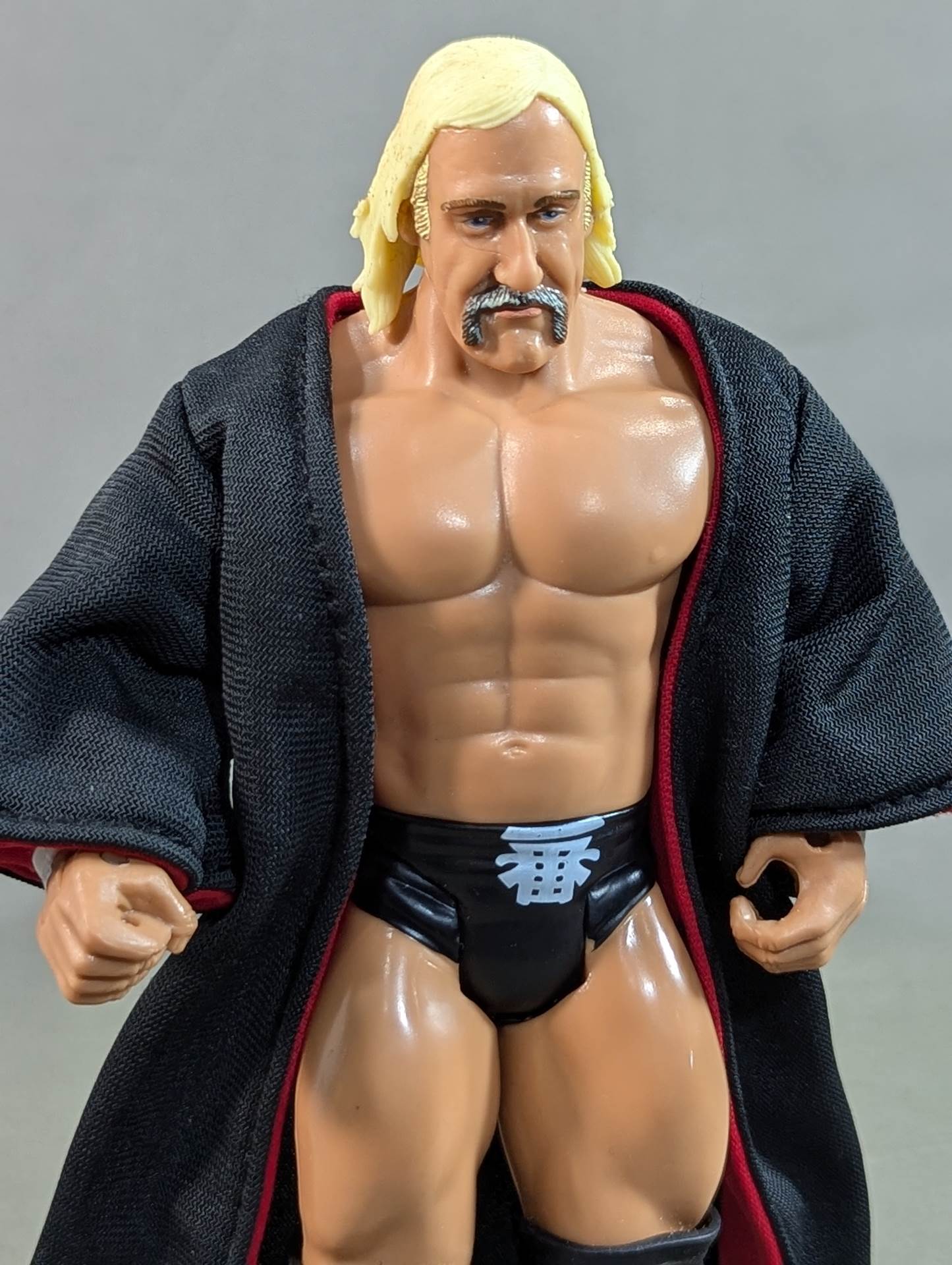 Hulk Hogan (Black Gown, Ichiban)