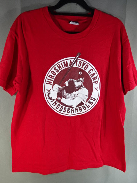Hiroshima Toyo Carp × Tetsuya Naito BATTER NAITO Collaboration T-shirt (1) (Red)