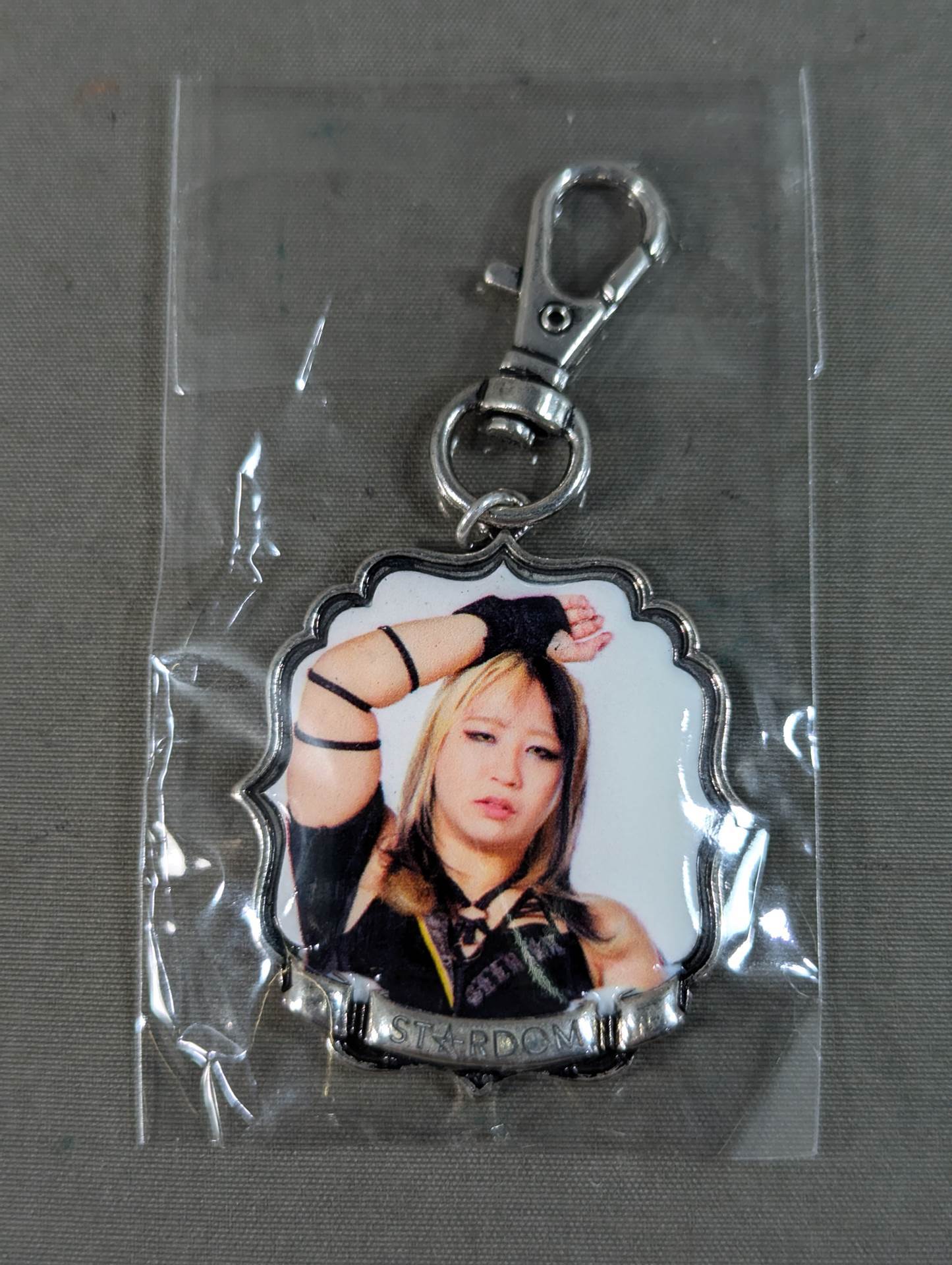 Momo Watanabe Random Metal Charm Collection