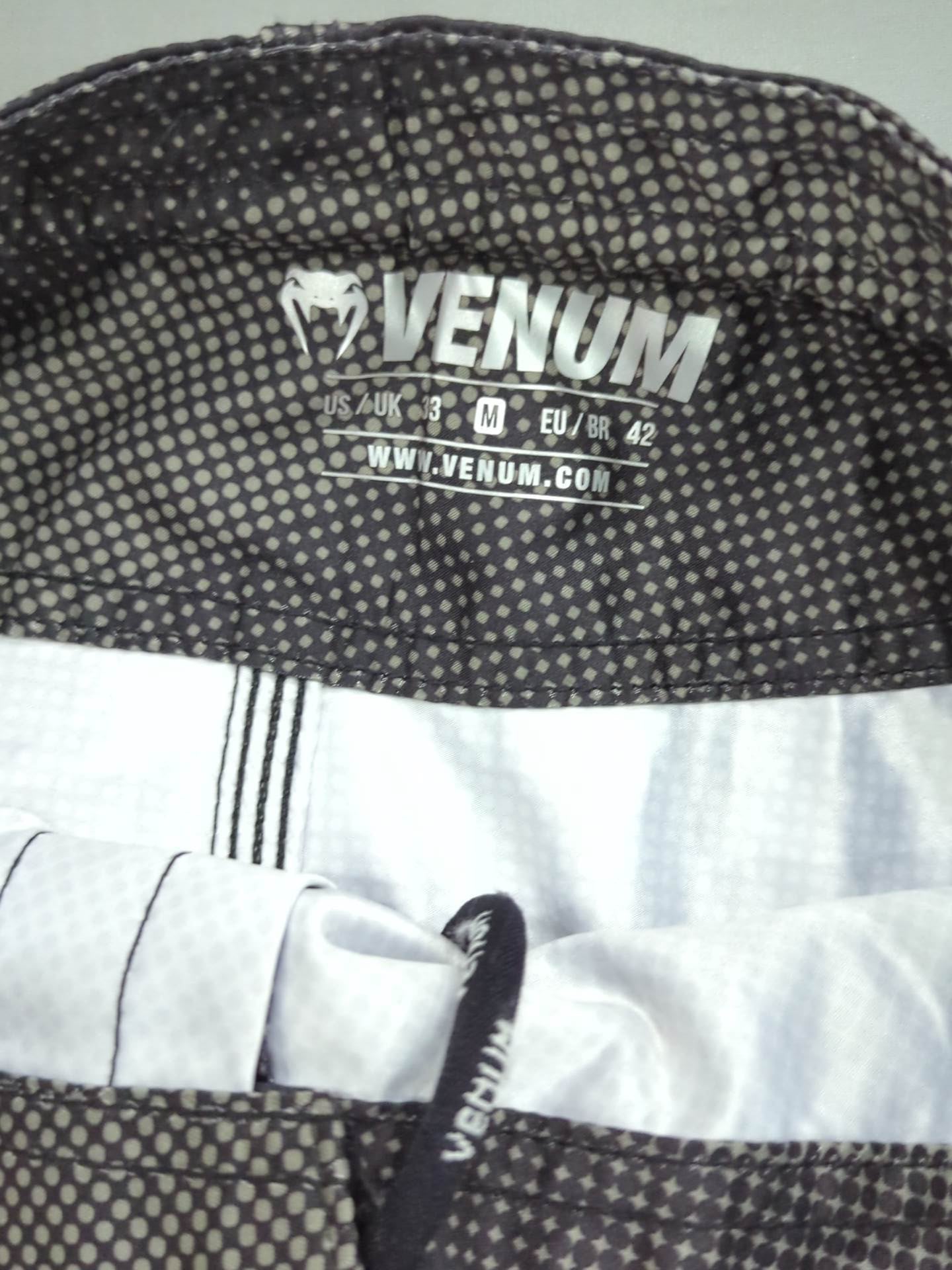 VENUM Fight Shorts (5) (dot)