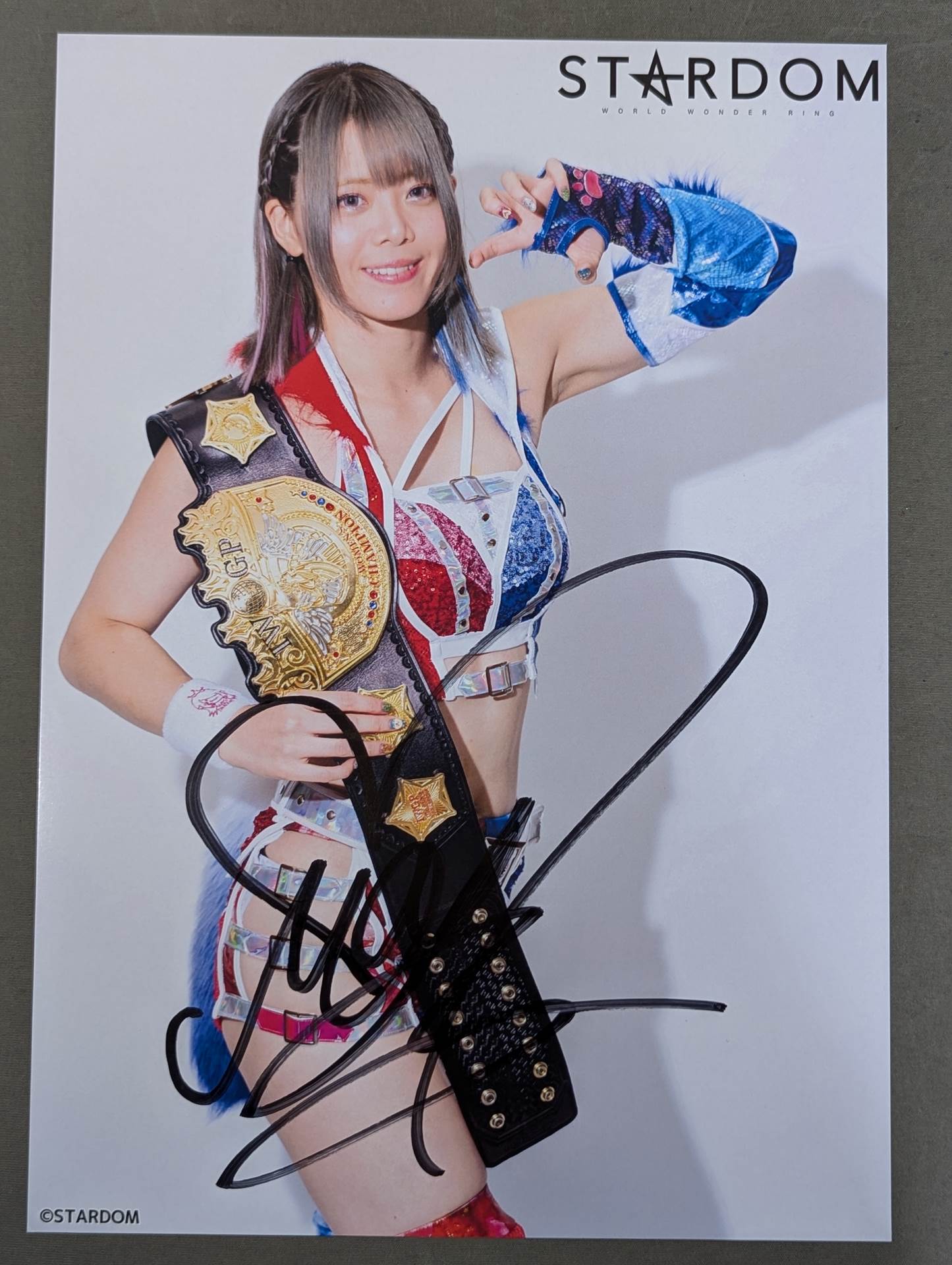 女子プロレススターダム 岩谷麻優 印刷サイン入りポートレート