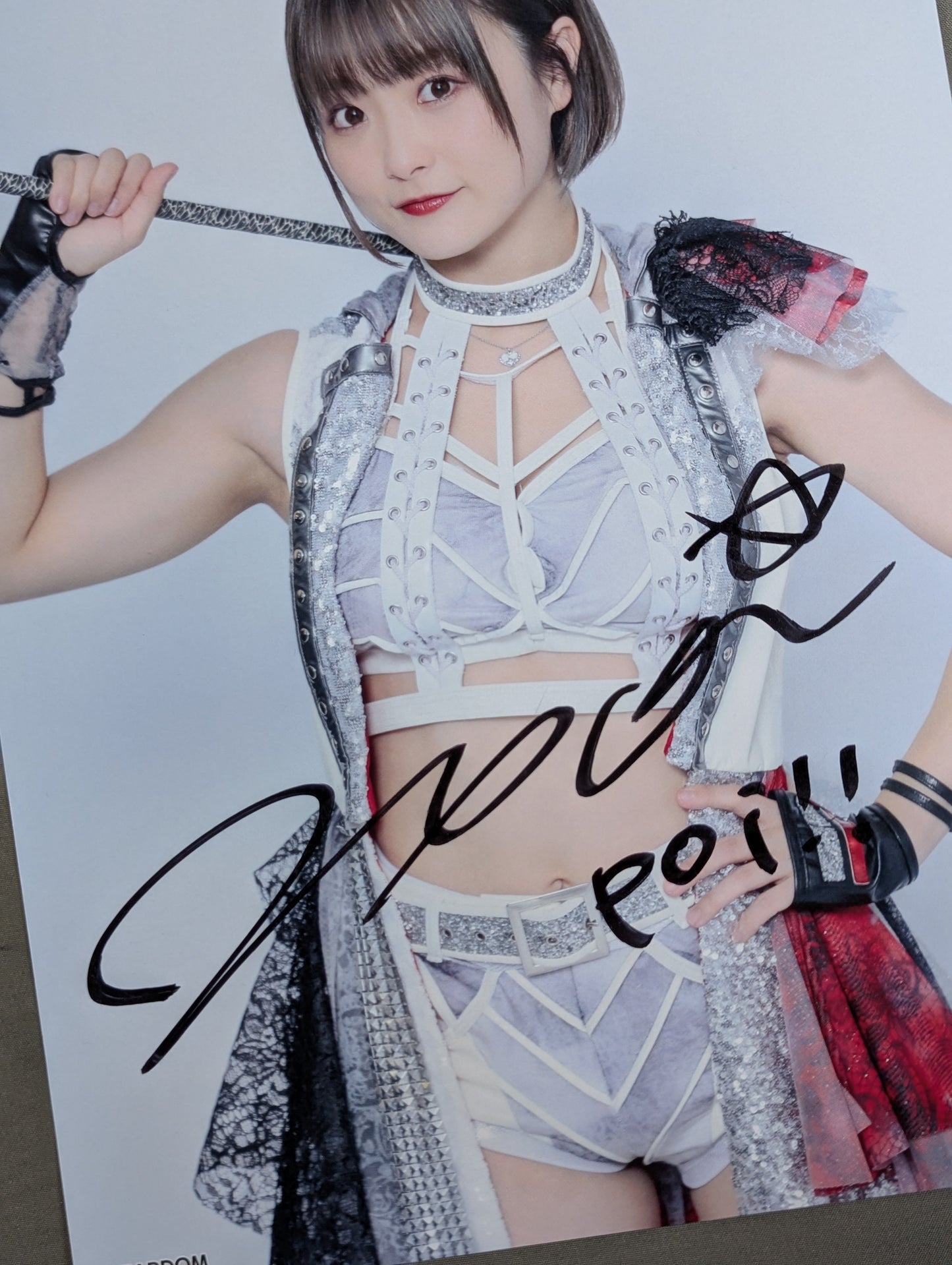 なつぽい 直筆サイン入り スターダムポートレート(O-4)