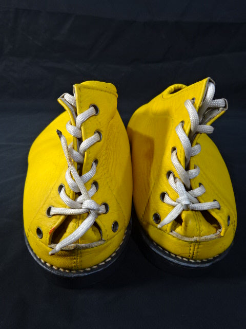 Toshiaki ★ Kawada himself worn by him 's shin pads ★