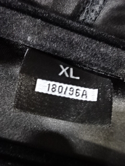 L.I.J 10mo aniversario zip hoodie (1) (black)