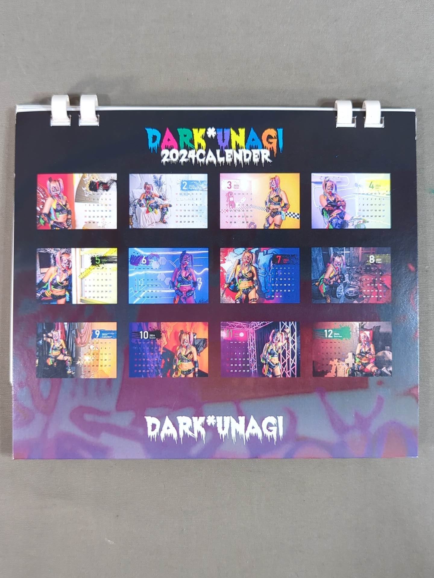 ダーク・ウナギ 2024年 卓上カレンダー
