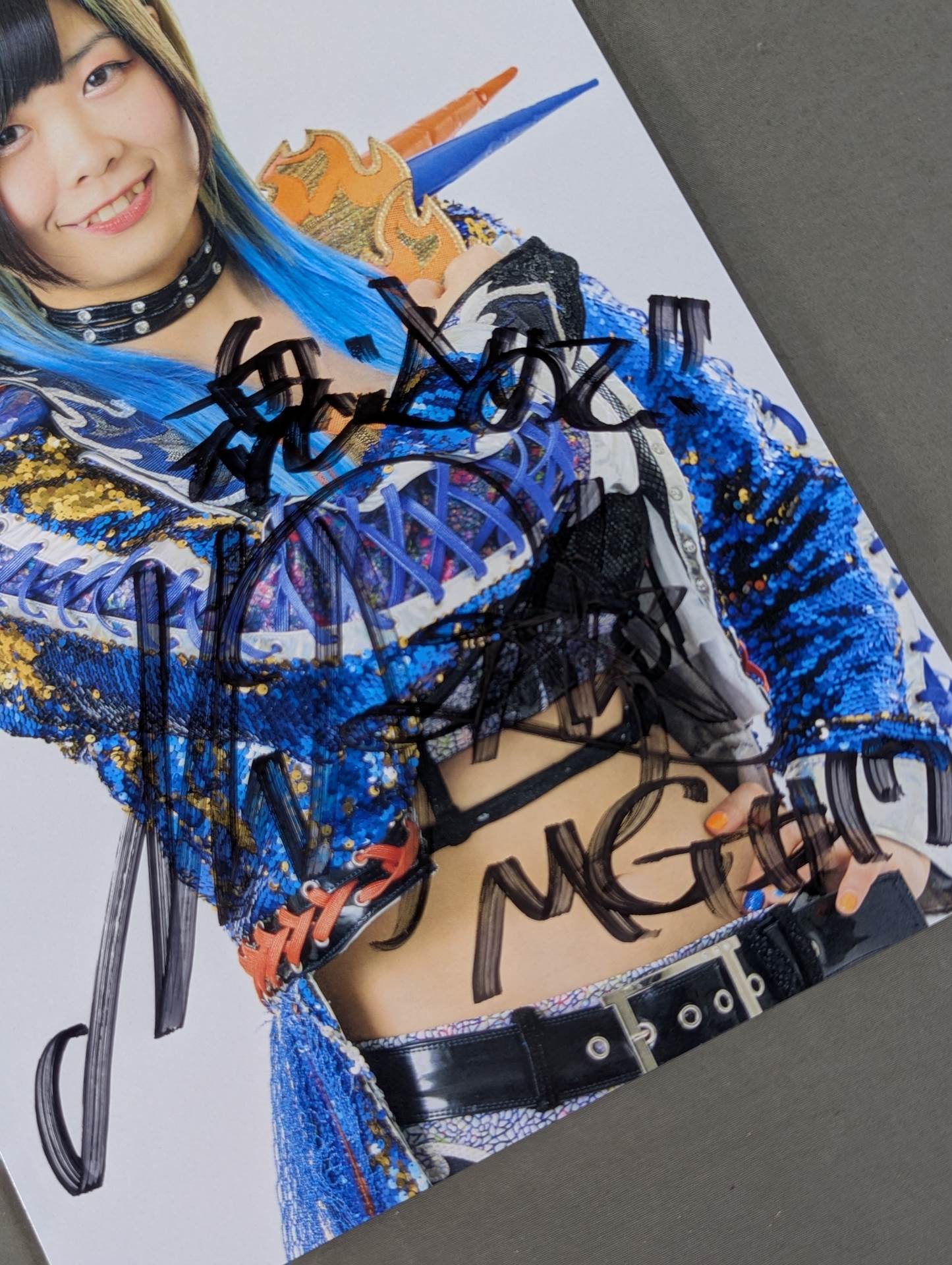 MIRAI 直筆サイン入り ポートレート(A-2)