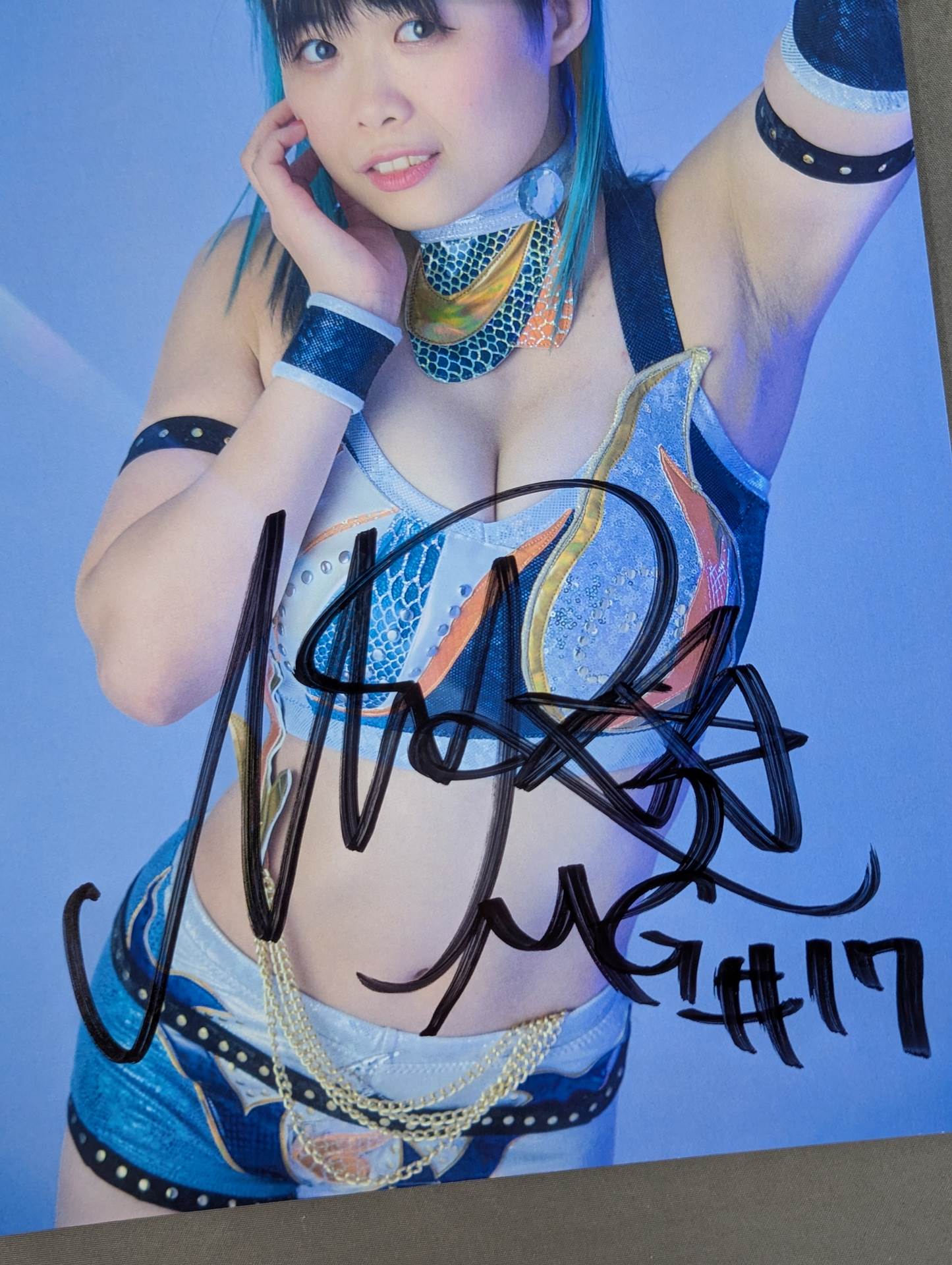 MIRAI 直筆サイン入り ポートレート(B-2)