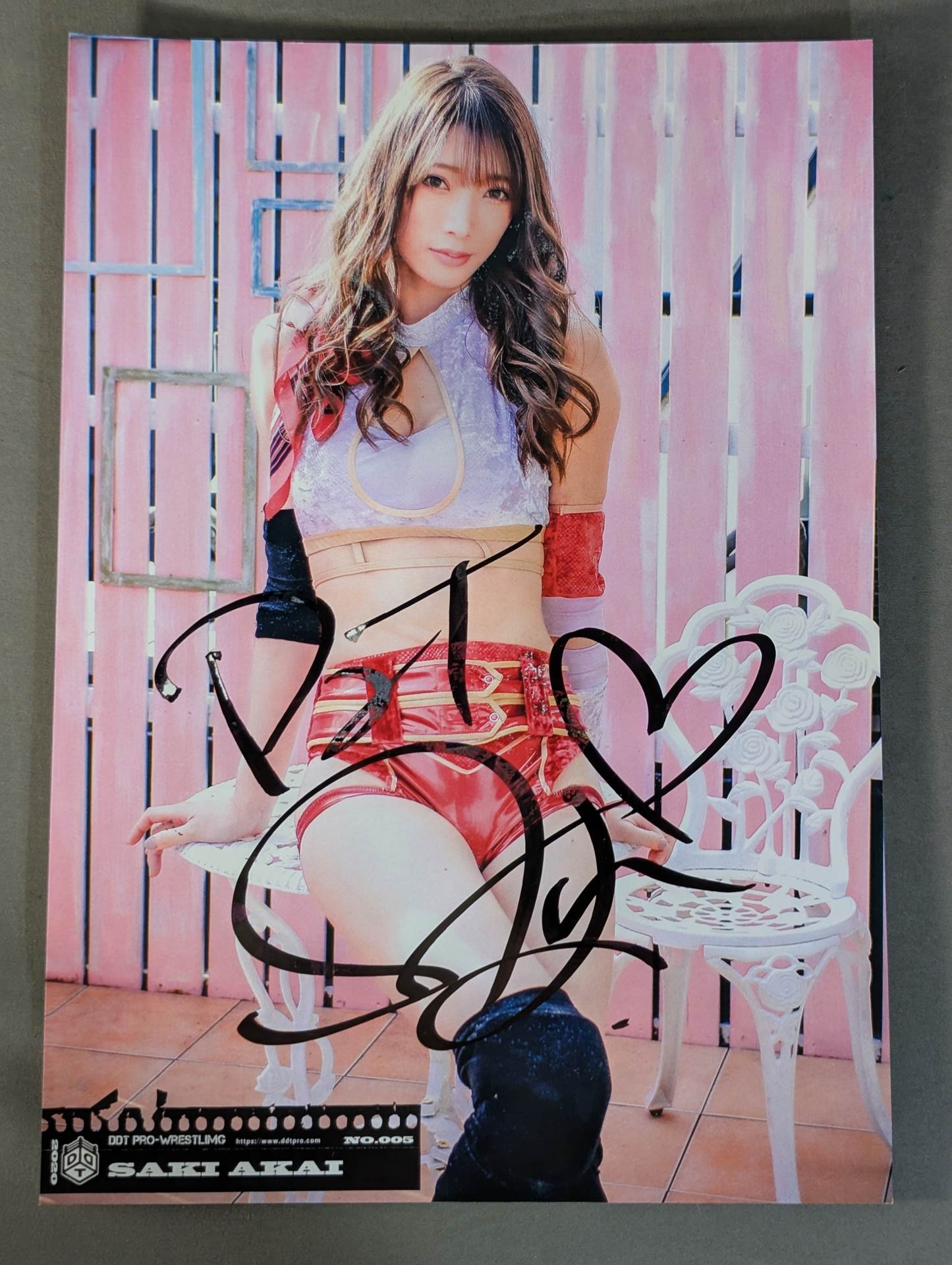 赤井沙希 直筆サイン入り ポートレート(A-4) – 闘道館