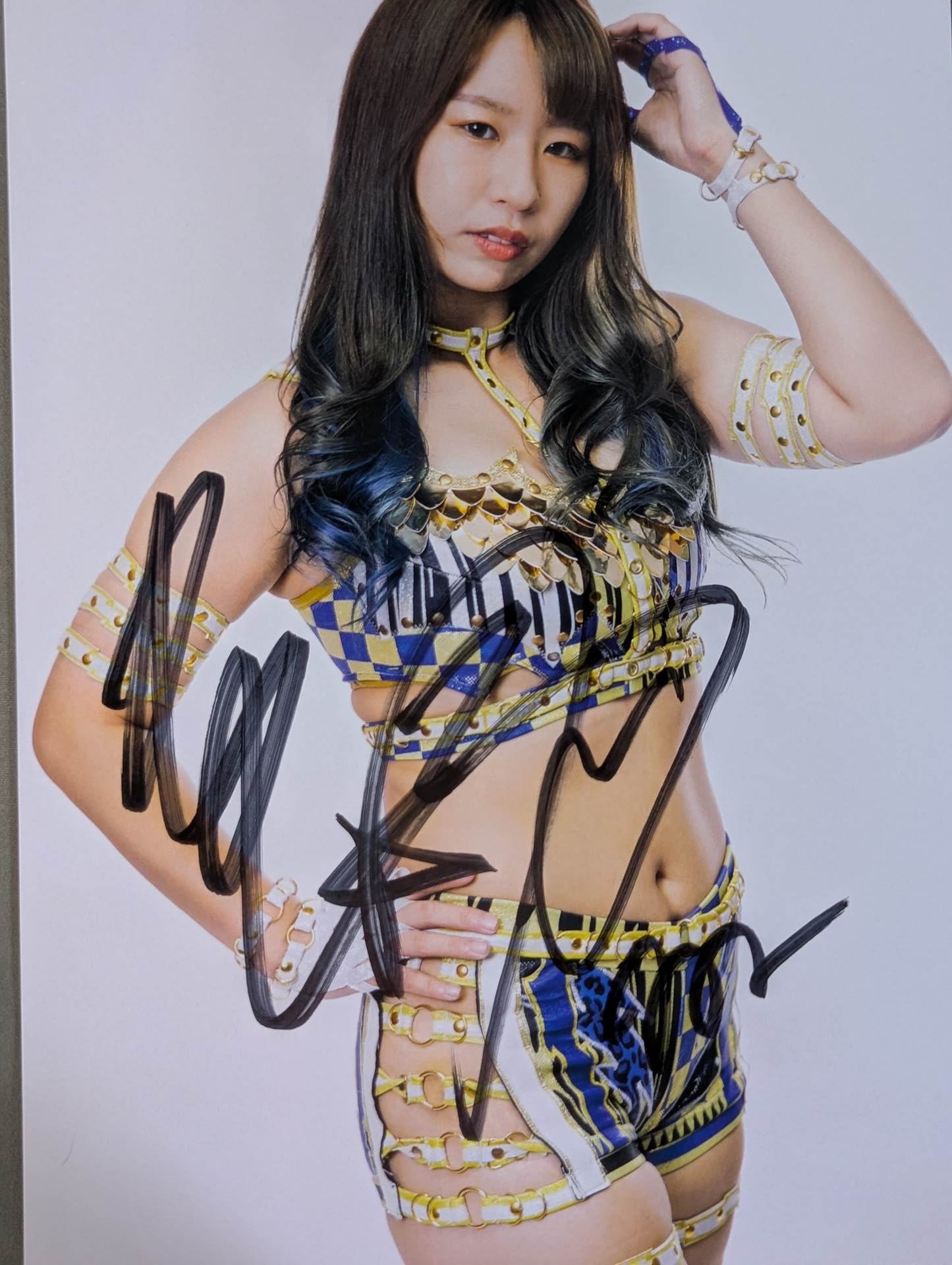 渡辺桃 直筆サイン入り スターダムポートレート(K-4)