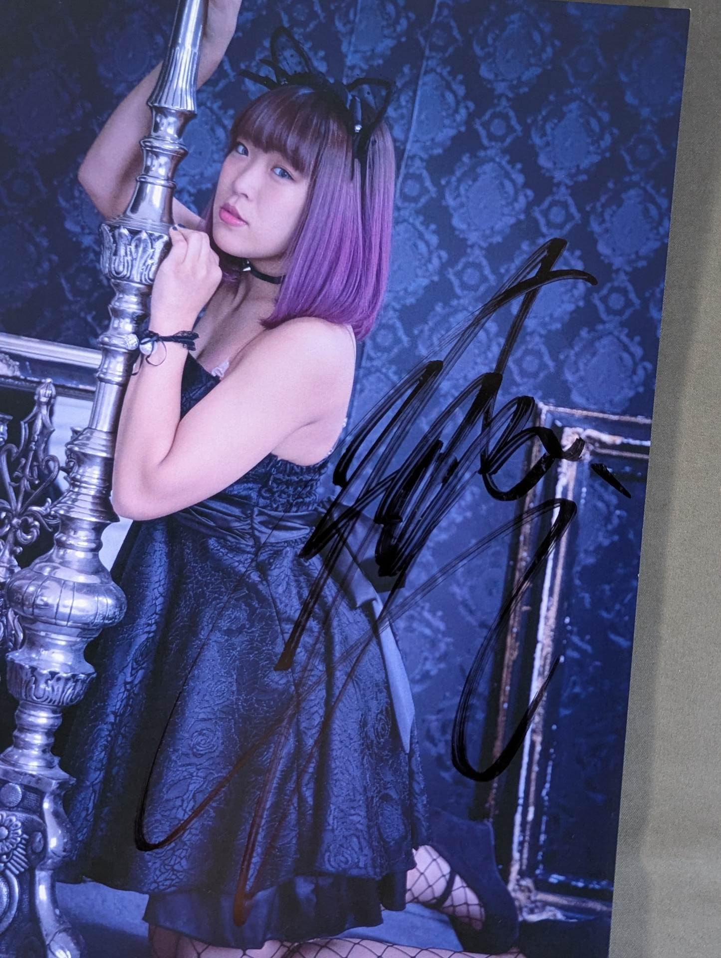 AZM 直筆サイン入り スターダムポートレート(P-7)