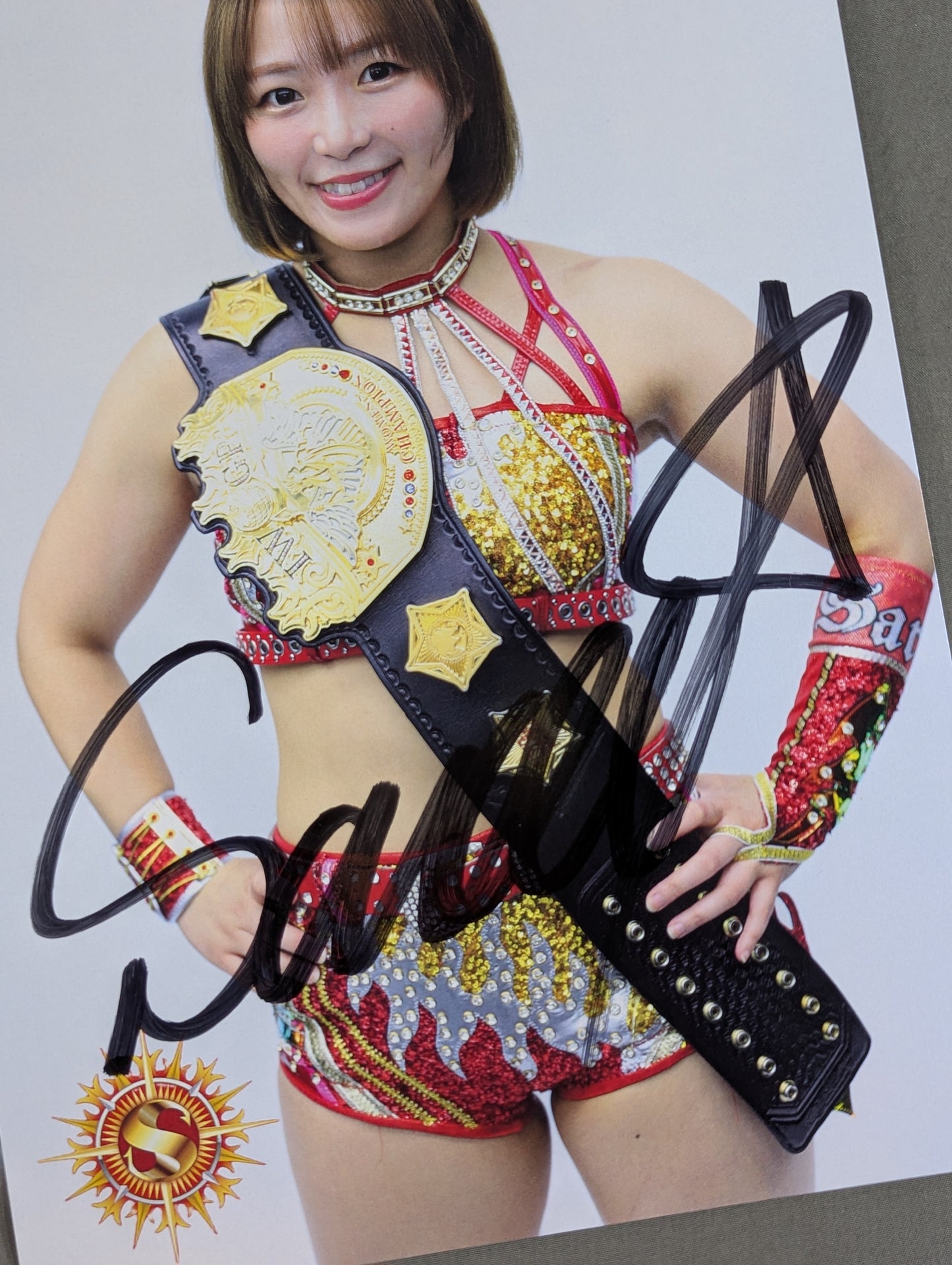 ★IWGP Women's Championship ★ Sareee (SARRAY) hand signed autograph Pro-Photo (1)