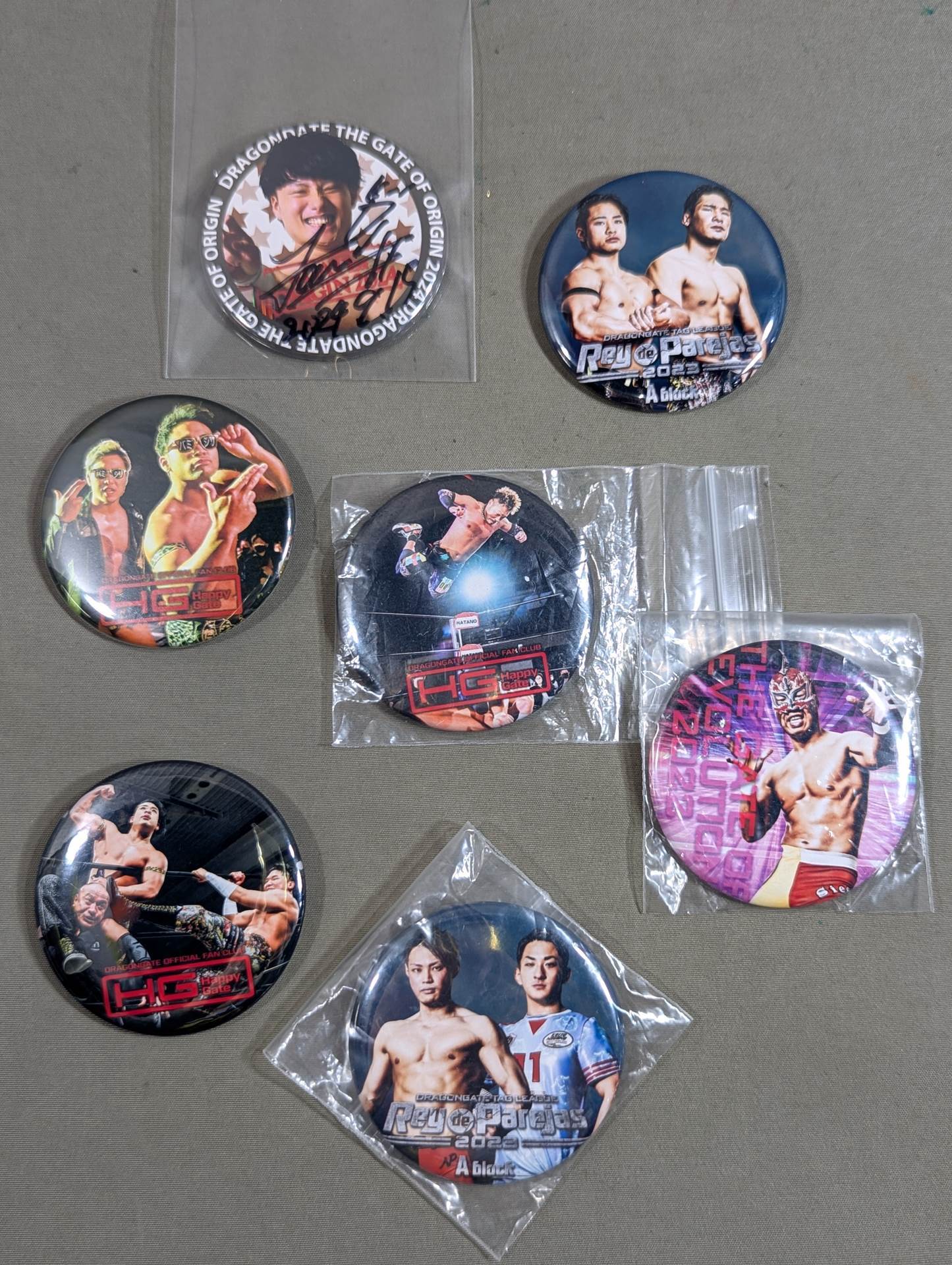 DRAGON GATE PinBack button sets(5)