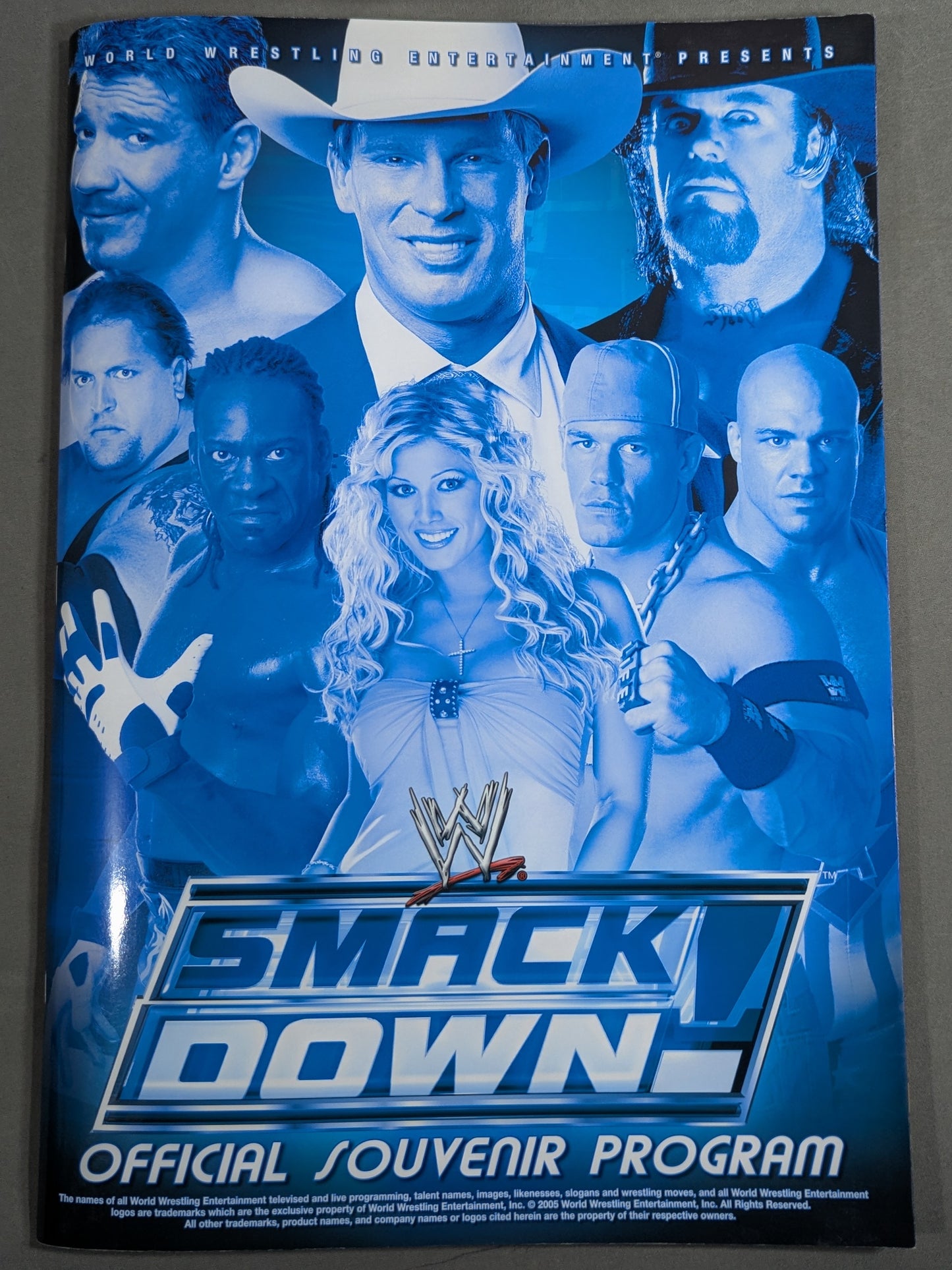 RAW&SMACKDOWN OFFICIAL SOUVENIR PROGRAM 2005 (A)