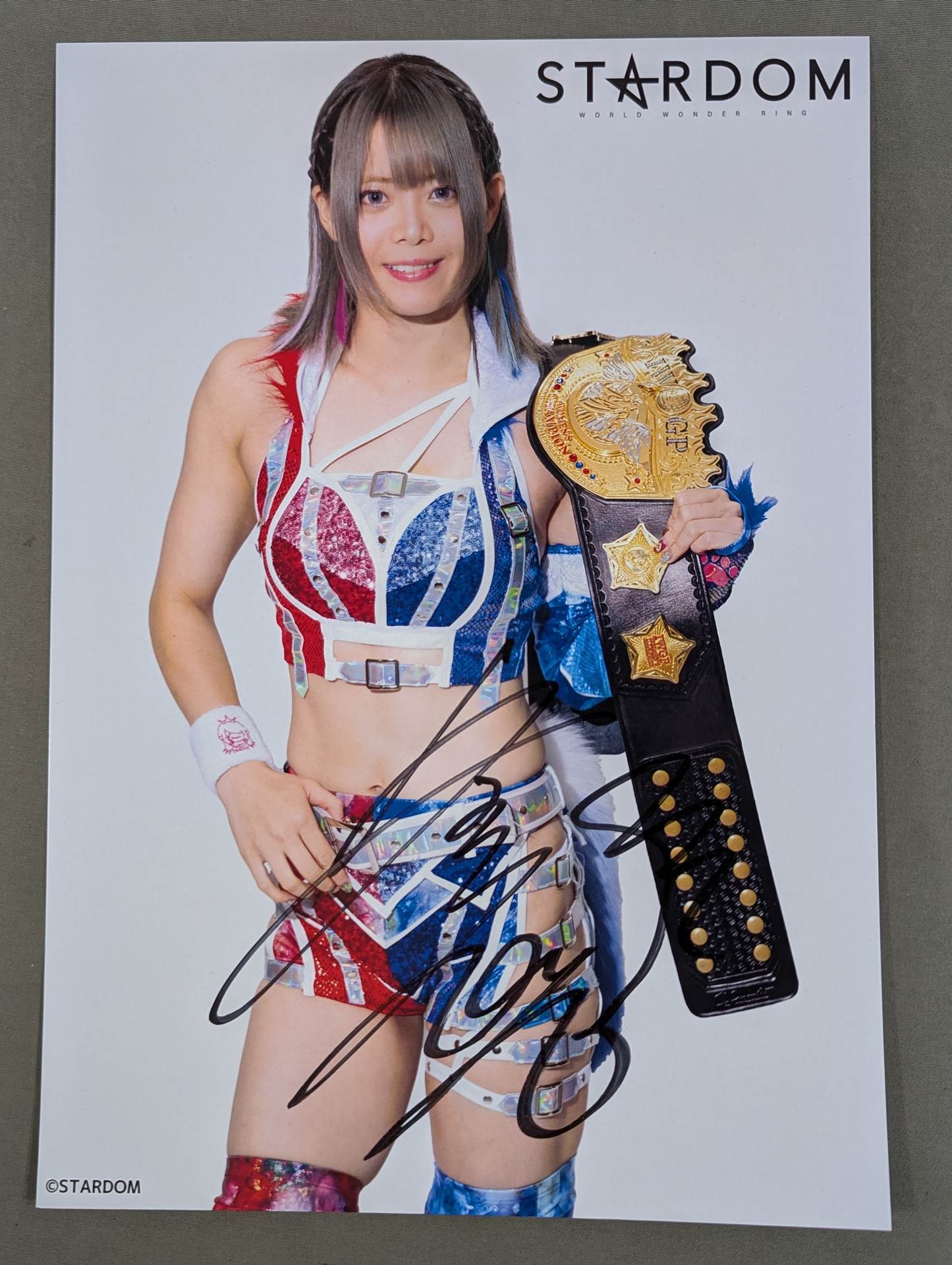 岩谷麻優　サイン本 ☆IWGP☆ 岩谷麻優 直筆サイン入り スターダムポートレート(B-3) – 闘道館
