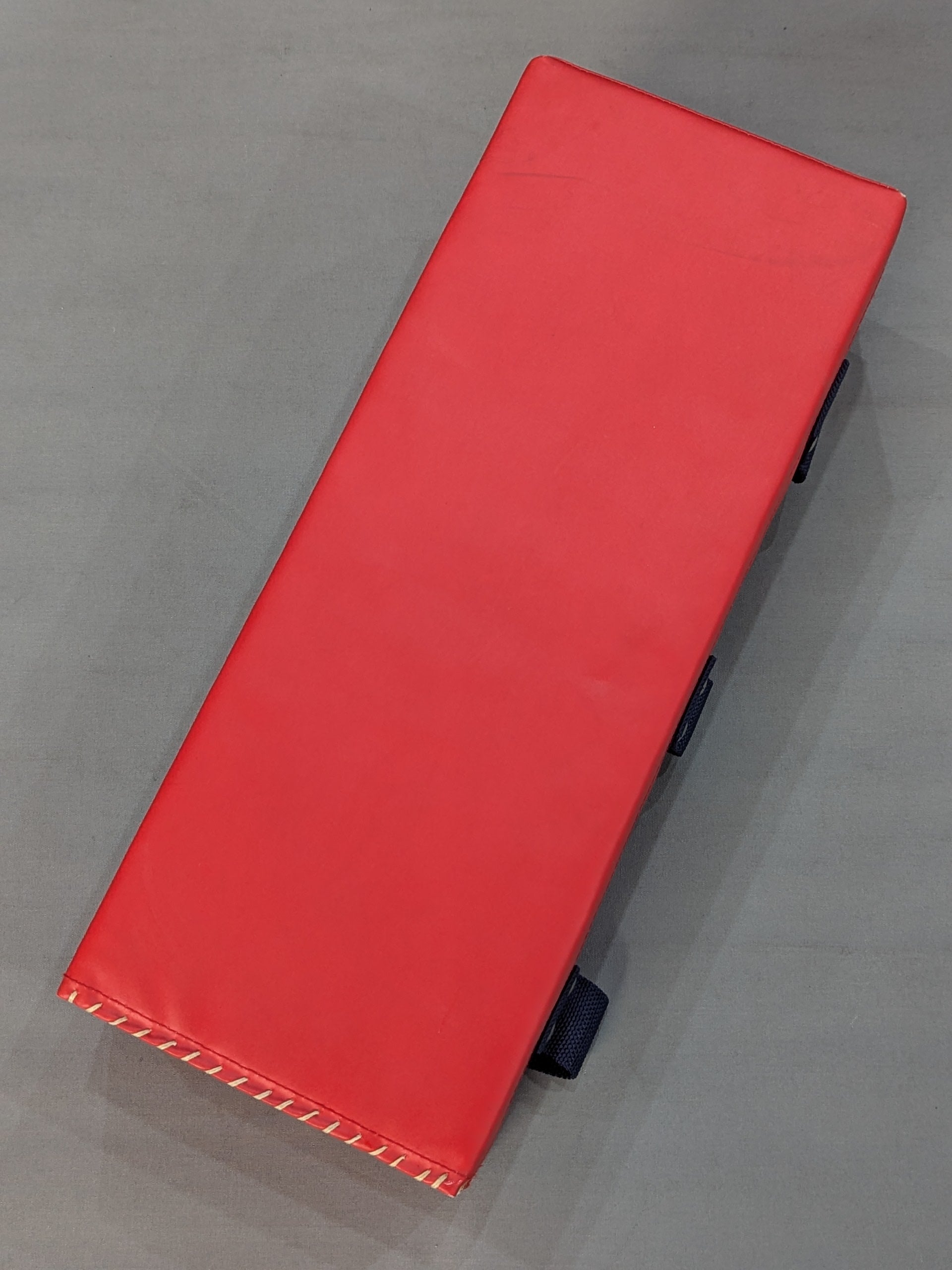 マーシャルアーツワールド×ISAMI キックミット – 闘道館