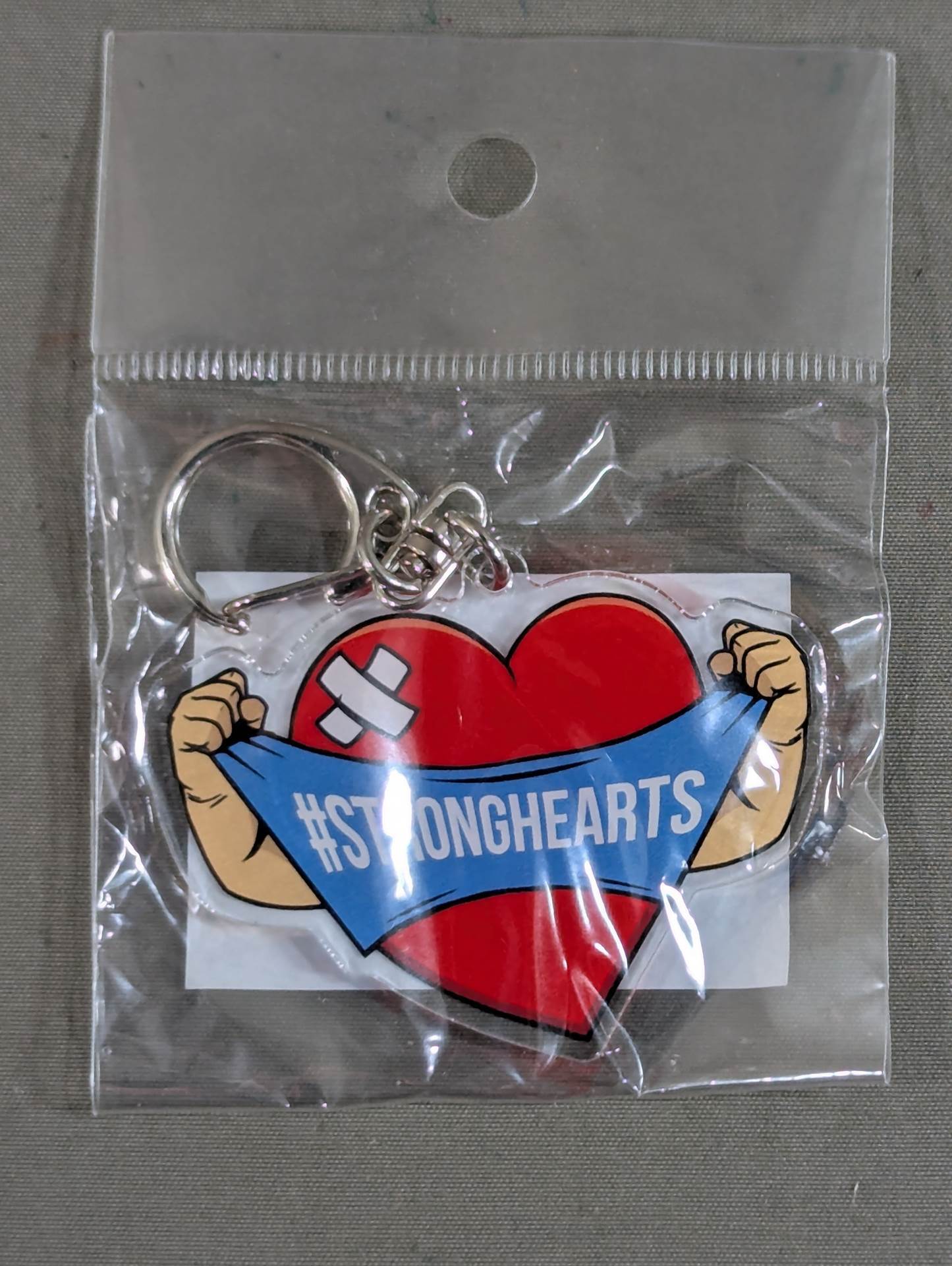 #STRONGHEARTS アクリルキーホルダー