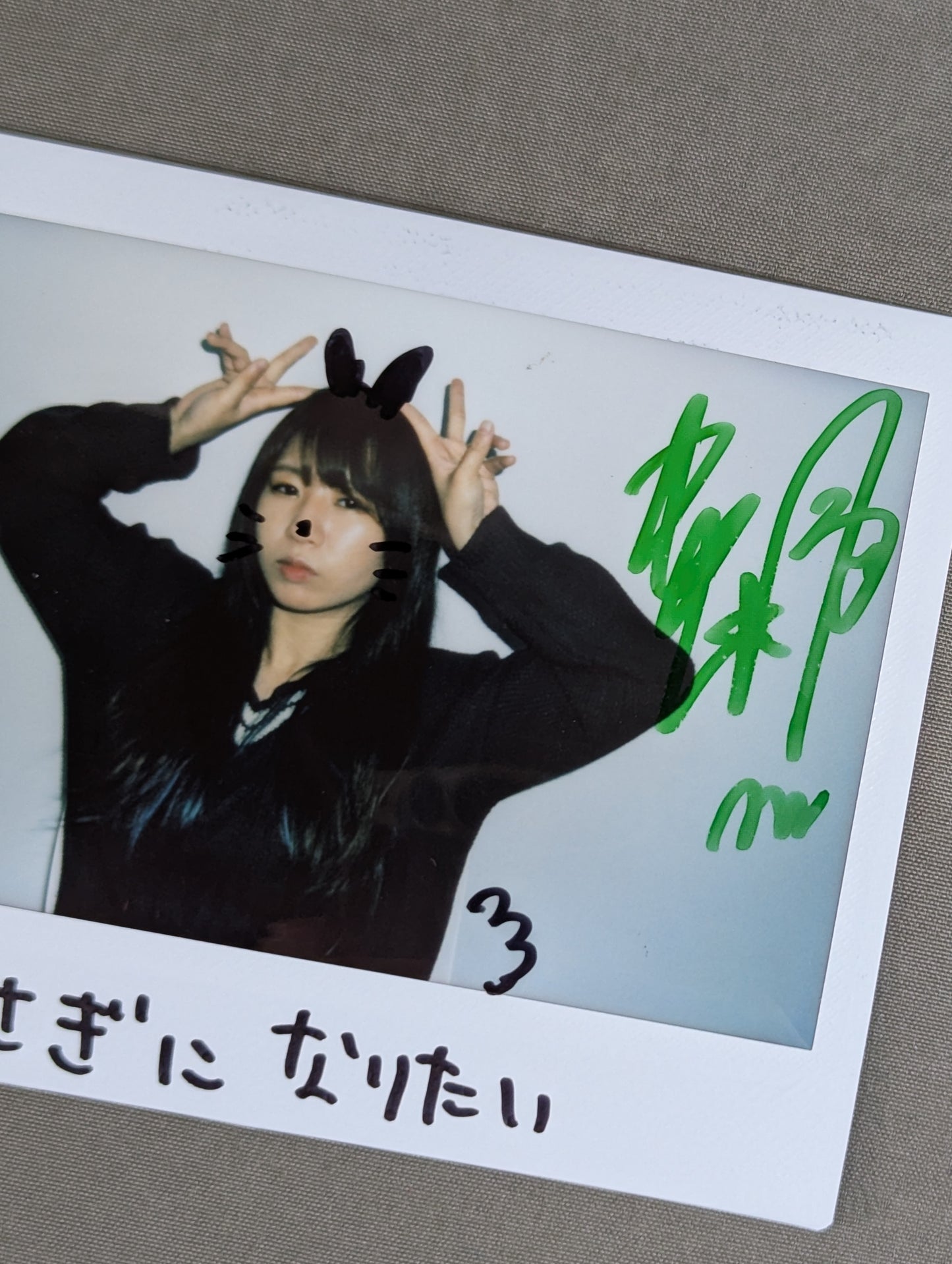 Momo Watanabe hand signed autograph Cheki (E-9)