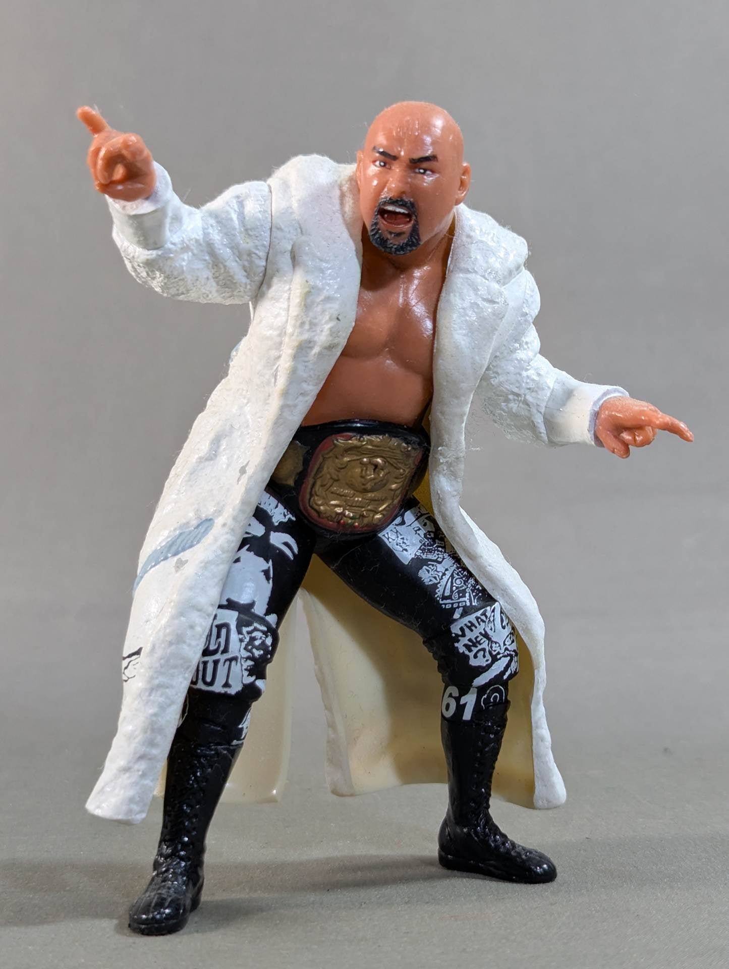 武藤敬司(白ガウン・LOVEポーズ・UNベルト) – 闘道館