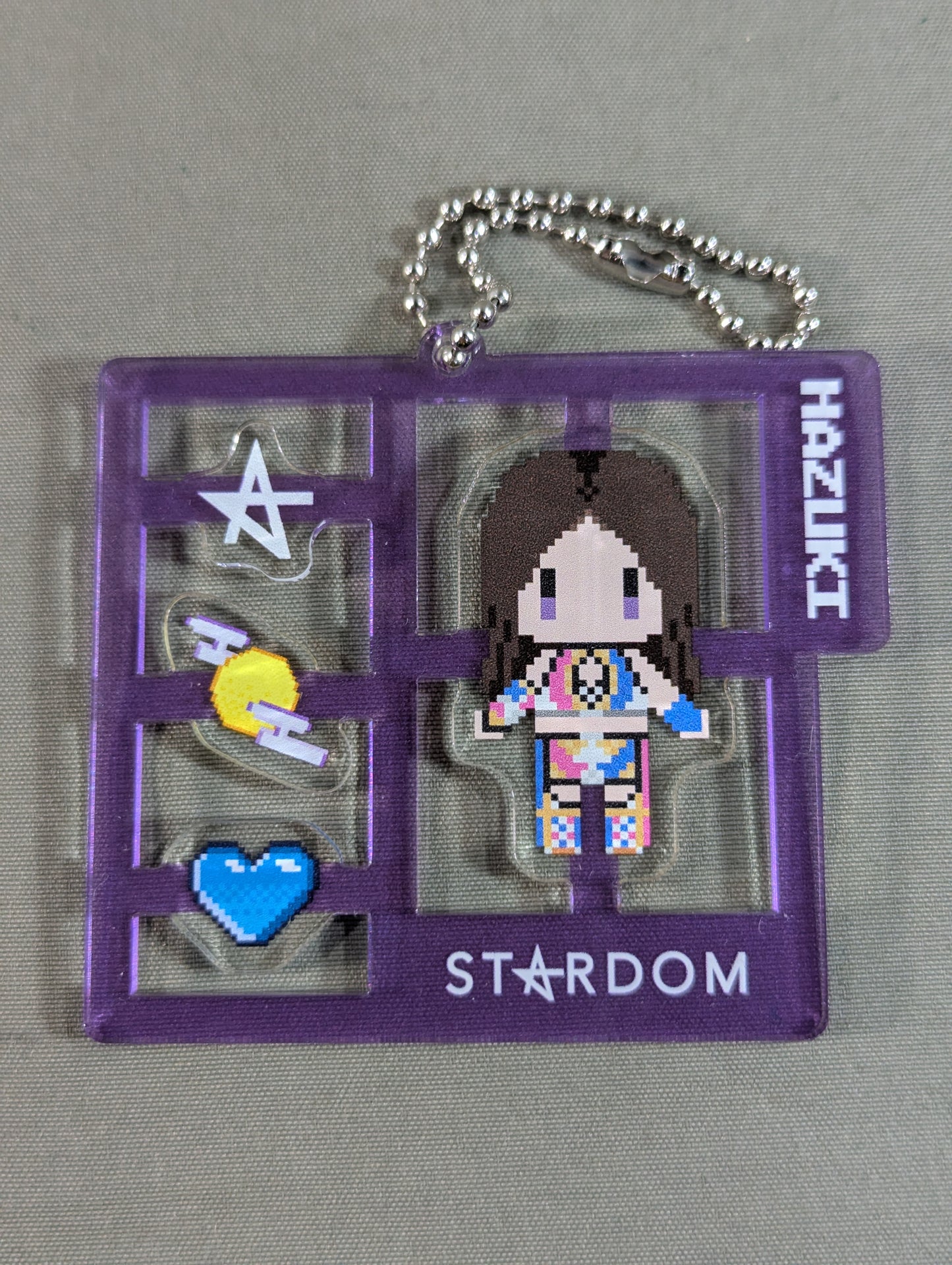 Hazuki dot illustration plastic model style acrylic keychain