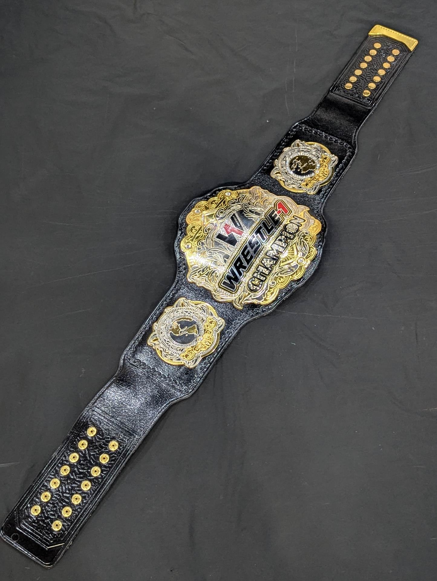 WRESTLE-1チャンピオンシップベルト