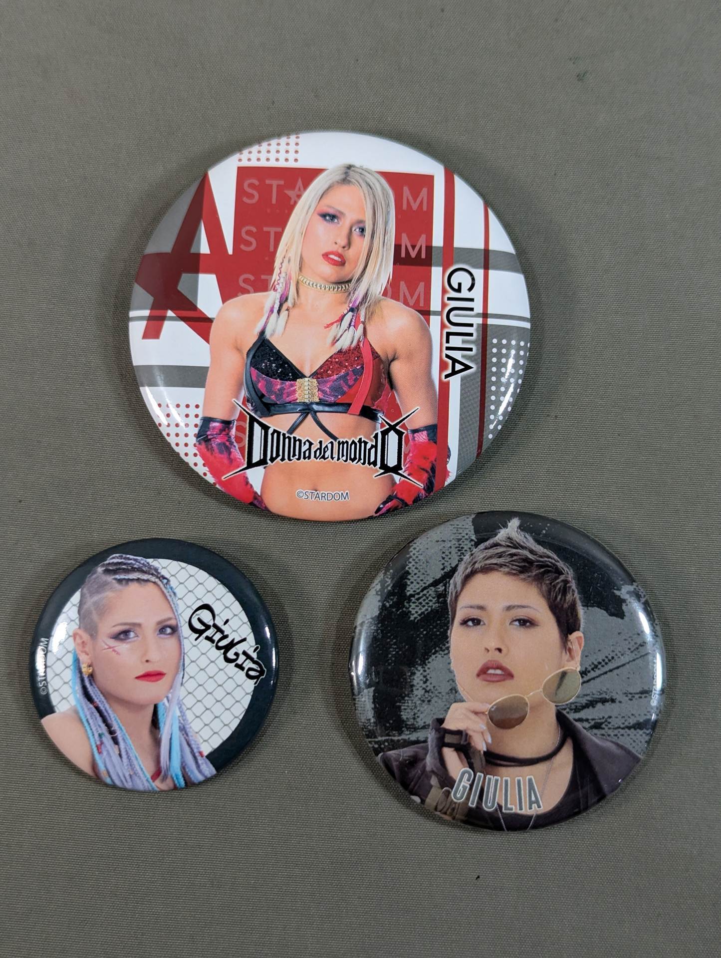 ★ Beautiful Madness ★ Giulia PinBack button set(3)
