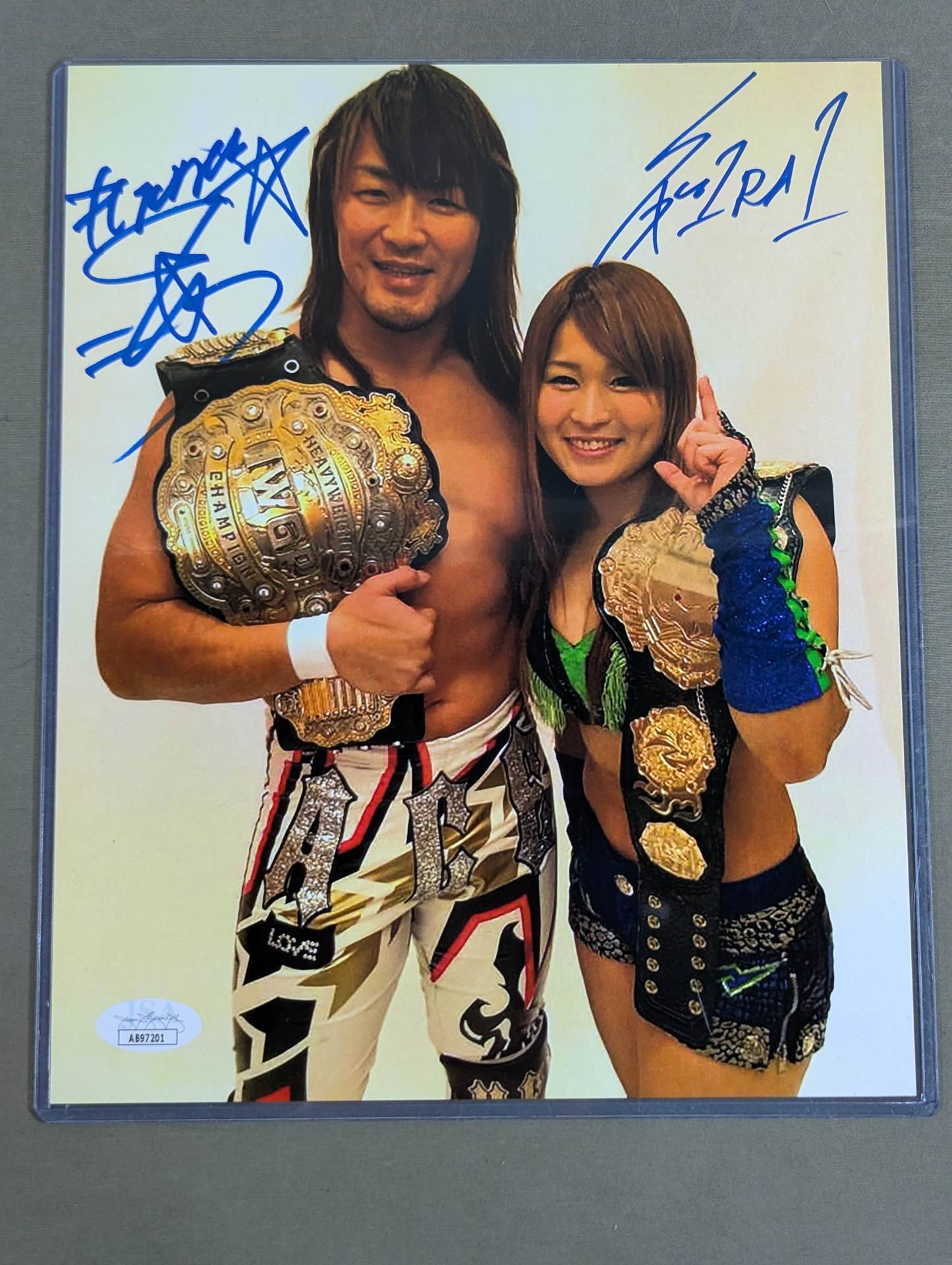 Hiroshi Tanahashi & Io Shirai (Iyo Sky) 2 hand signed autographs Pro-Photo (JSA Certification) )