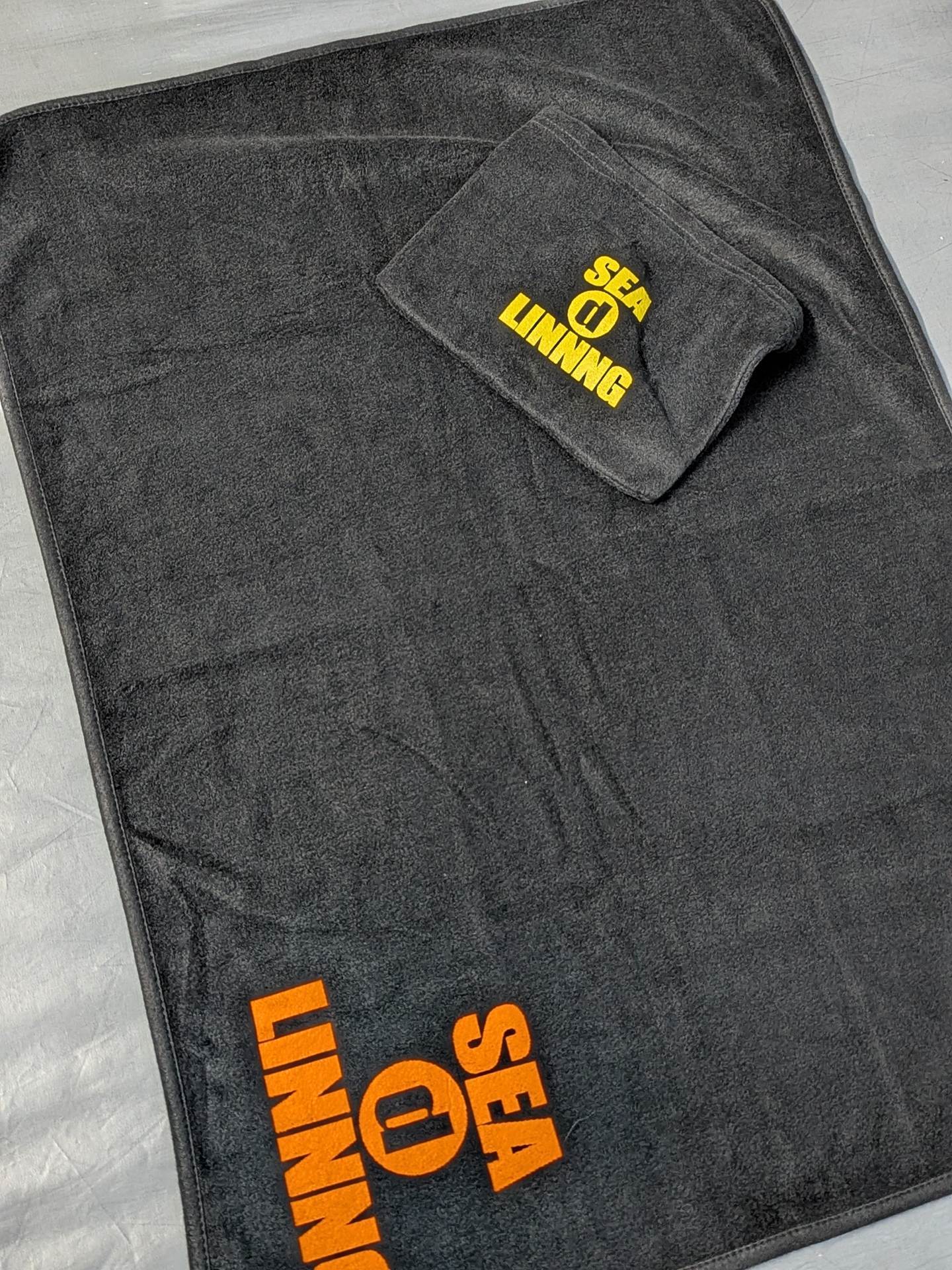 SEAdLINNNG Neck Warmer & Blanket Set