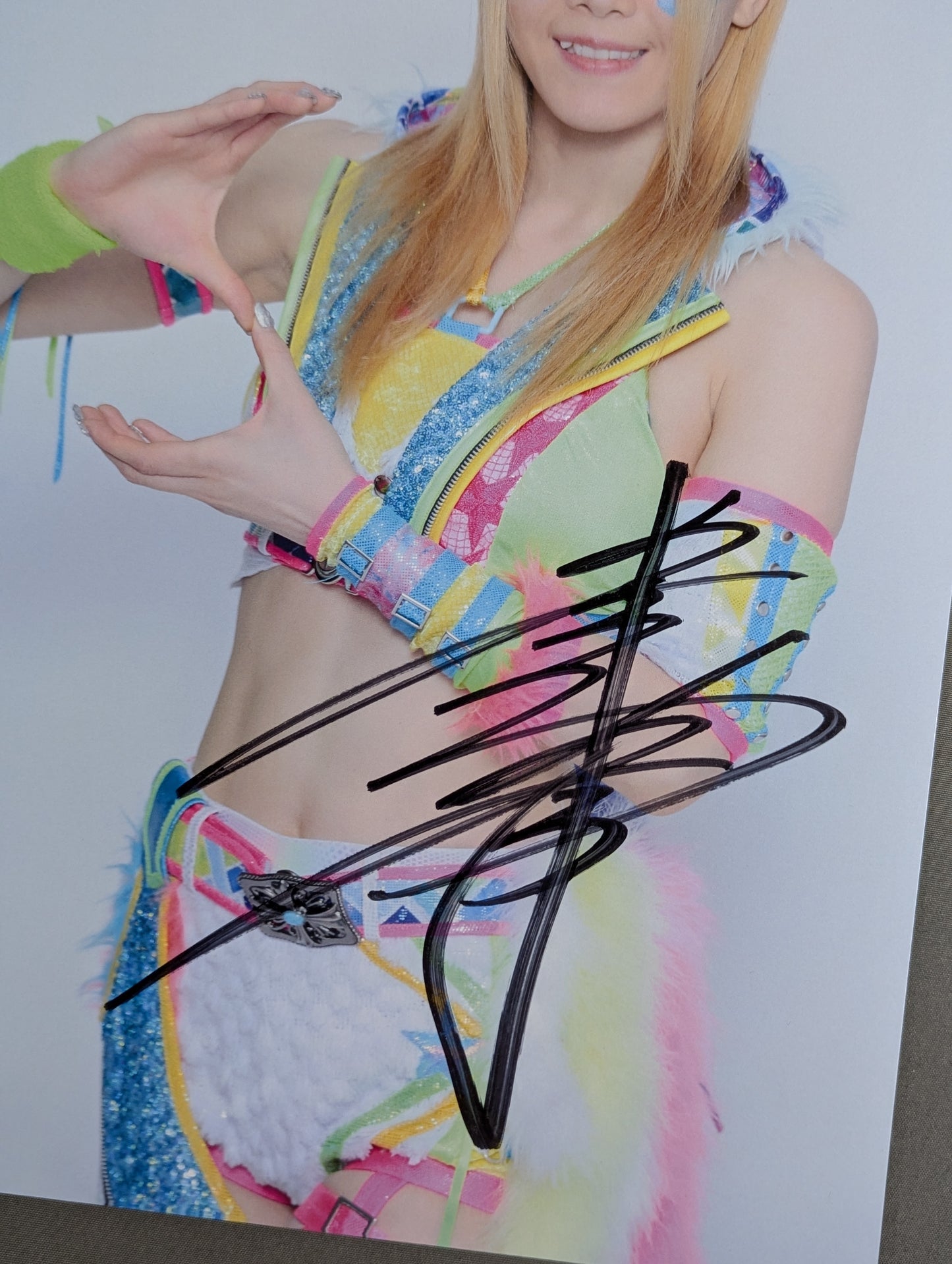 Mayu Iwatani hand signed autograph Starda Pro-Photo (U-9)