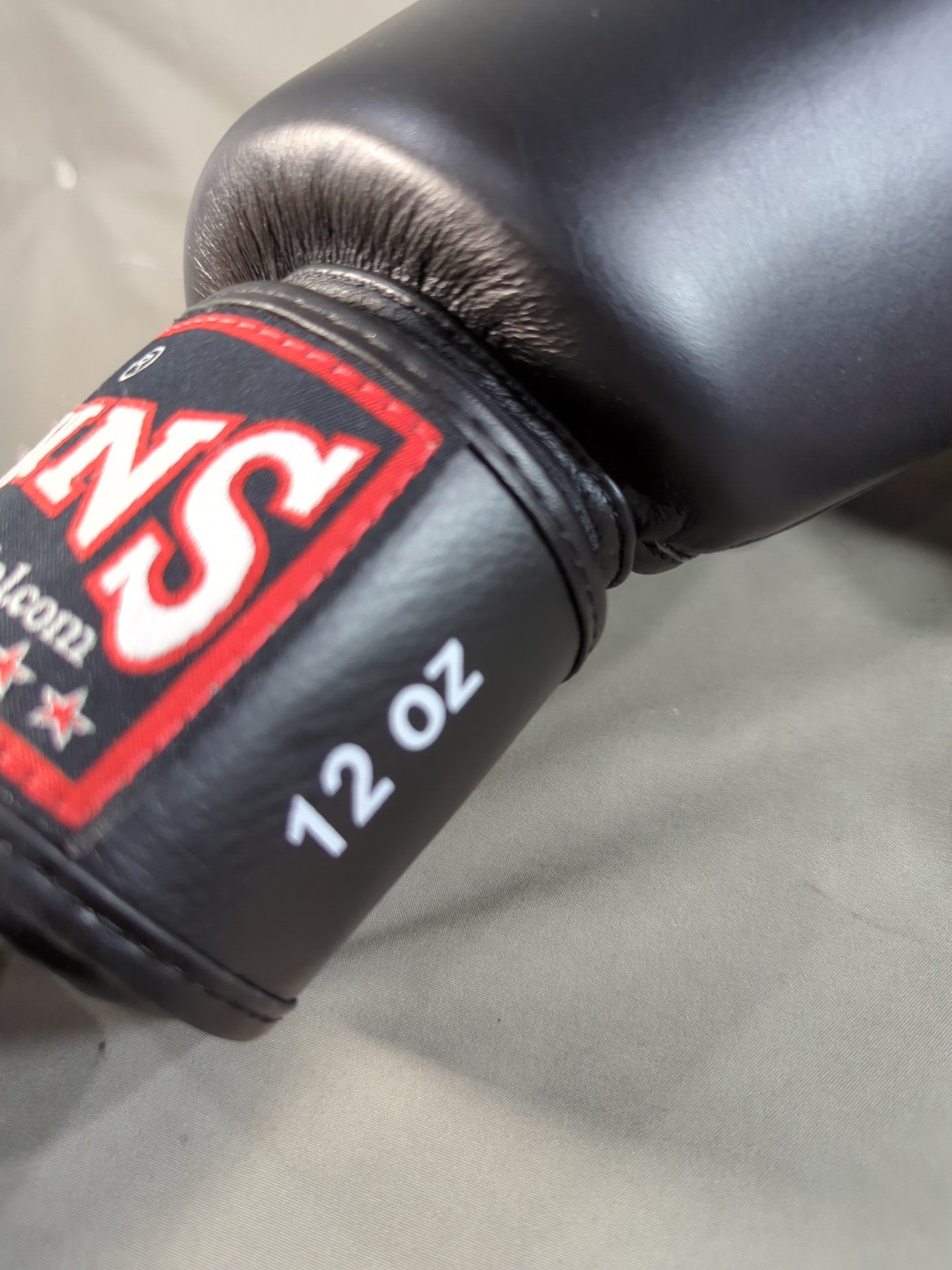 TWINS Boxing Gloves (1) (Black)