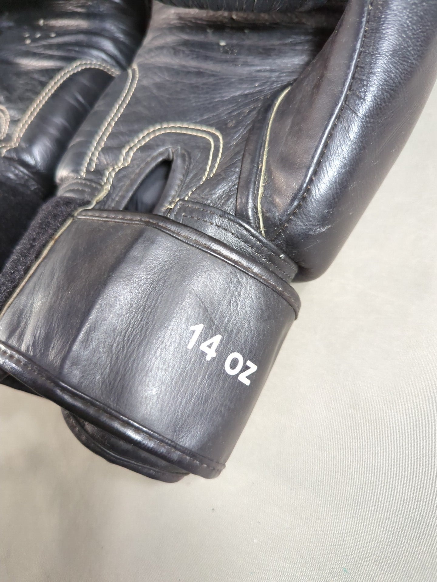 TWINS Boxing Gloves (3) (Black)