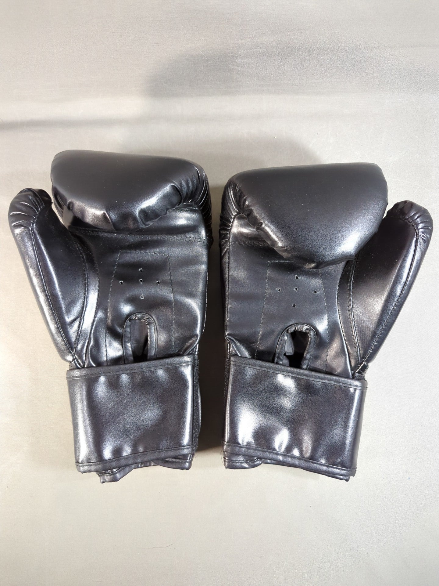 Perforated Gloves (Black)