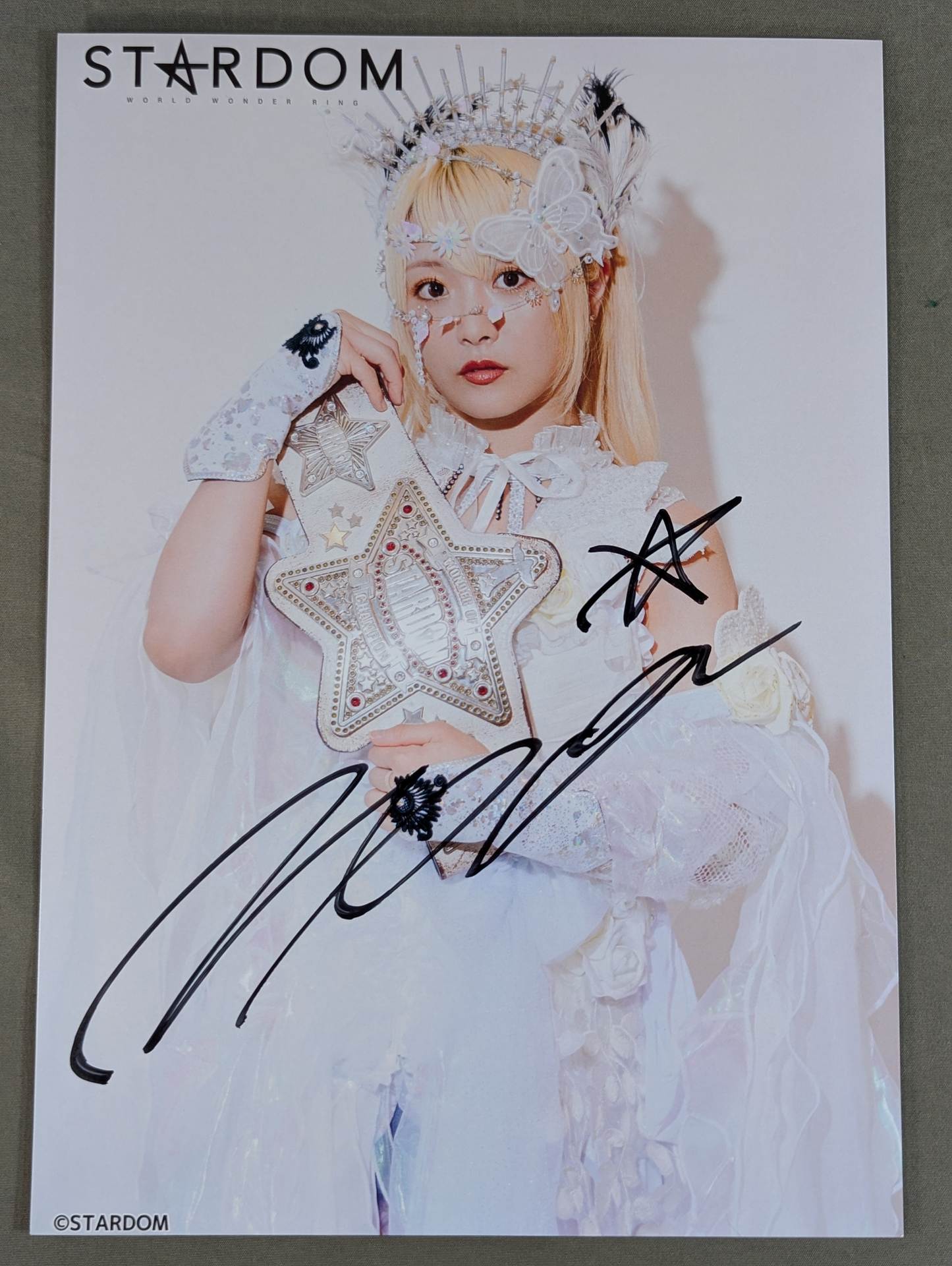 なつぽい 直筆サイン入り スターダムポートレート(Q-7) – 闘道館